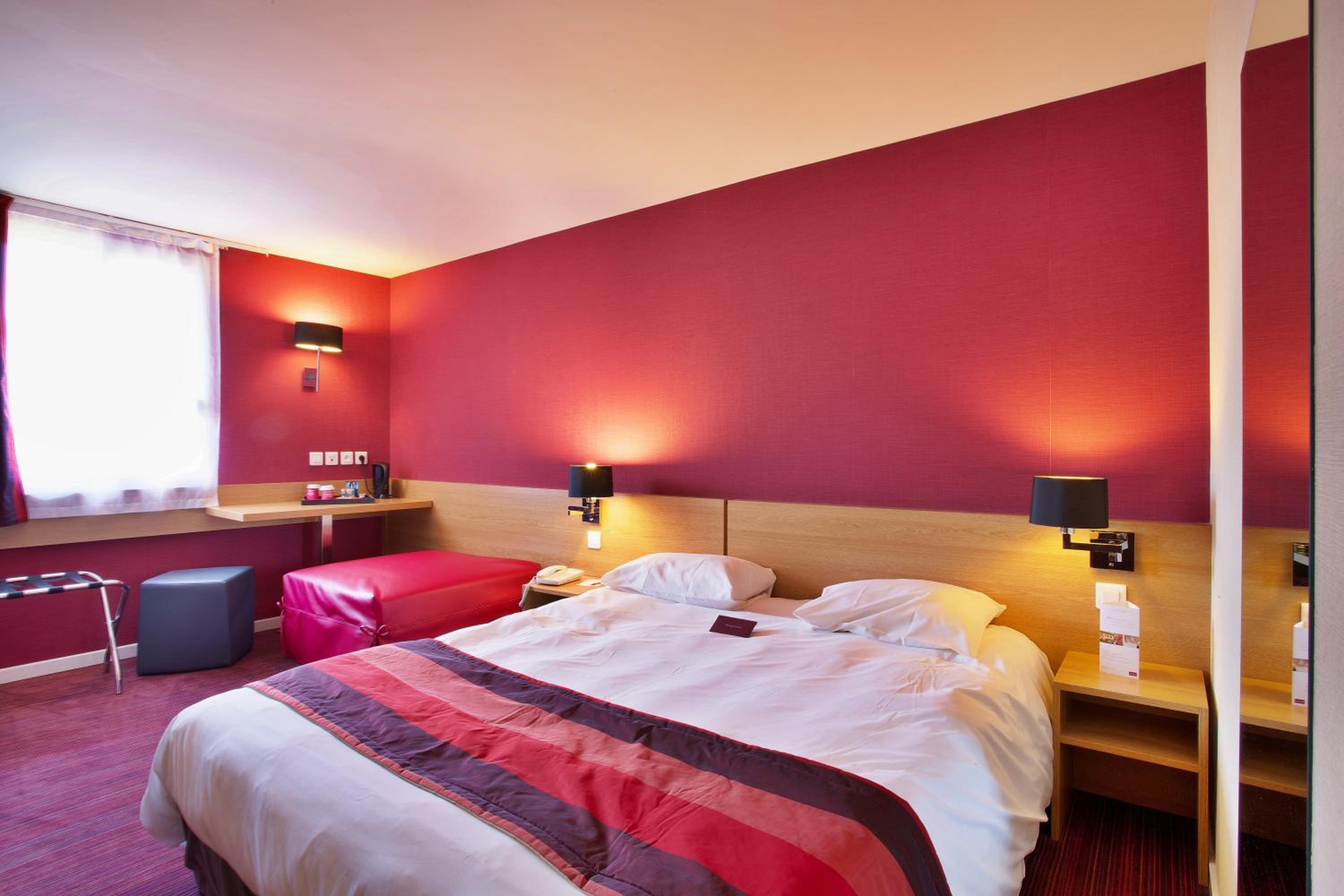 Superior Room with One King Bed and One Sofa  - Photo 1