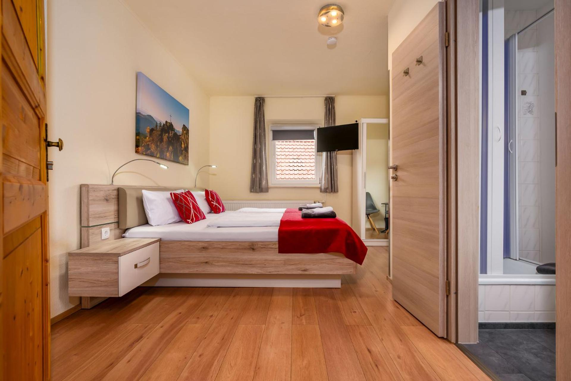 Standard Double Room - Photo 10