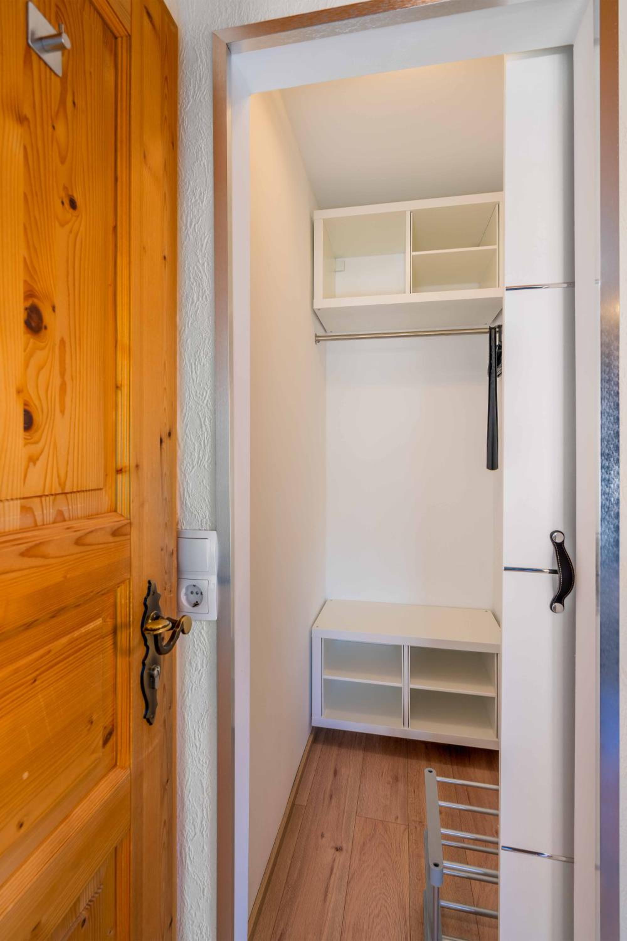 Double Room with Balcony - Photo 5