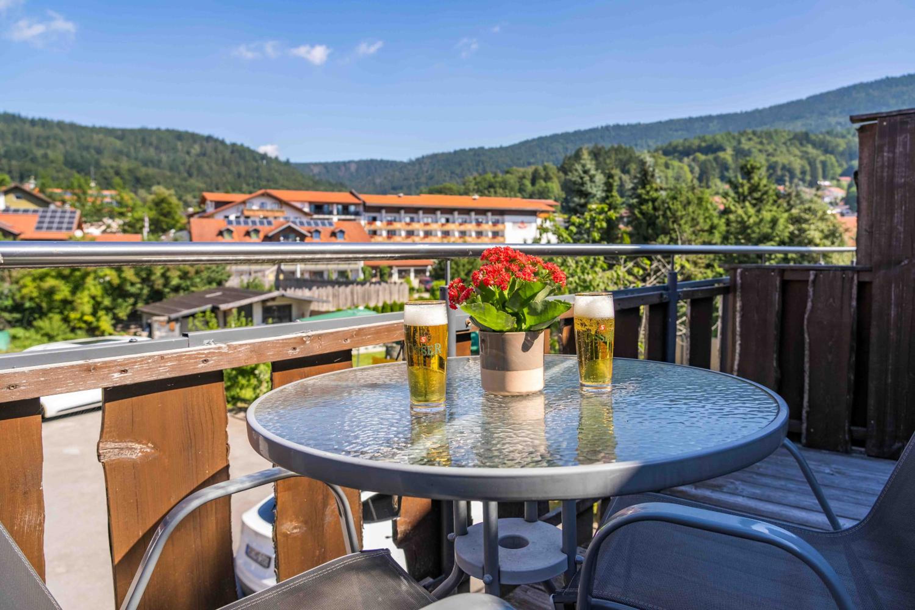 Double Room with Balcony - Photo 6