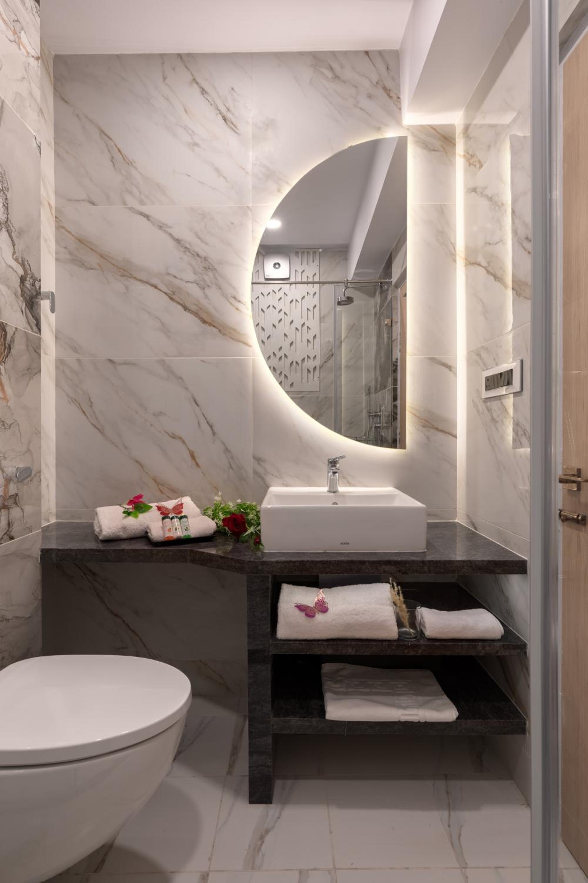 Premium Room with European Style Décor and City View: Enjoy 10% off on - F&B, Spa, car Hire, Complimentary Welcome Drink & Hi-Tea, Candlelight Dinner & Room Decoration Available  - Photo 26