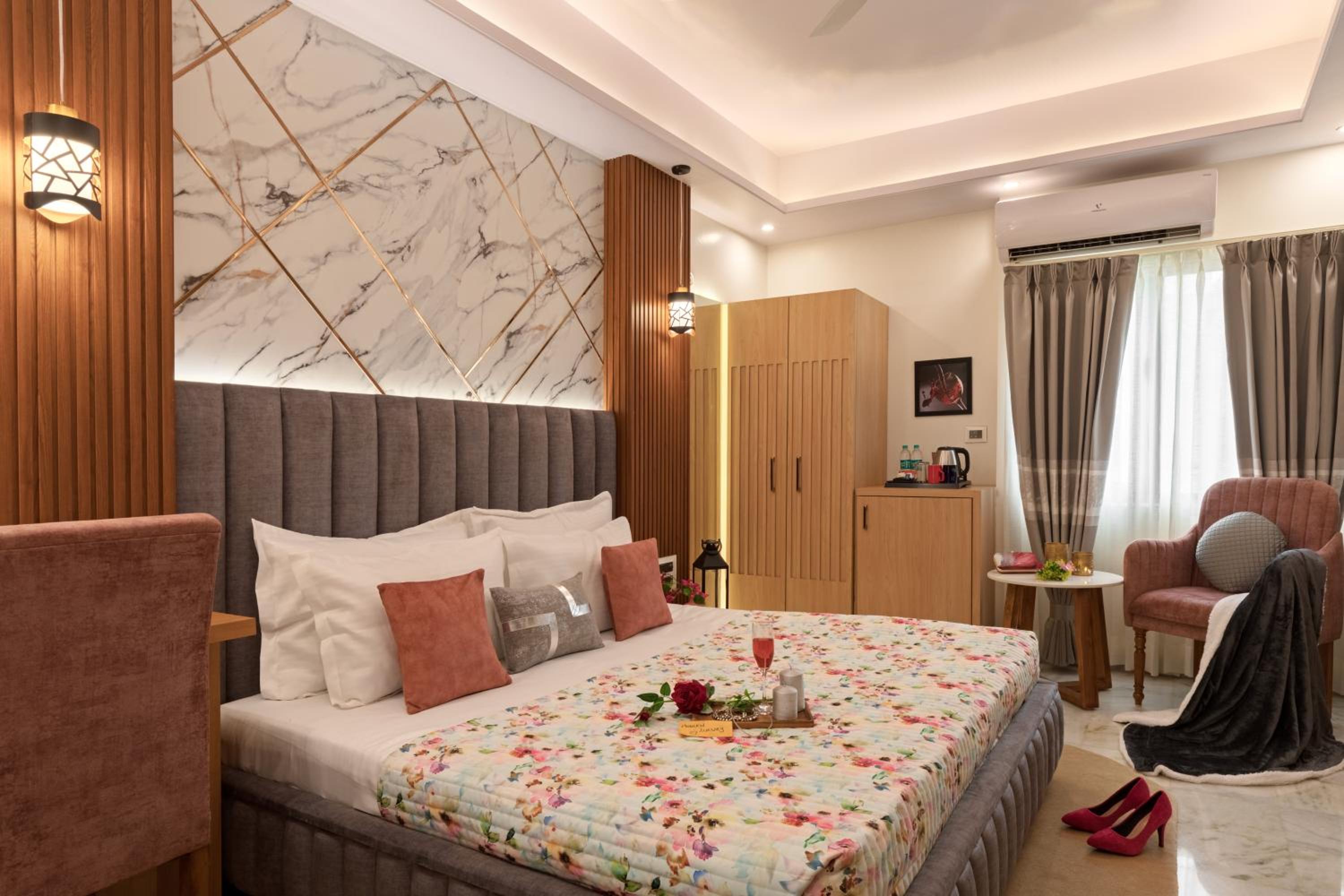 Premium Room with European Style Décor and City View: Enjoy 10% off on - F&B, Spa, car Hire, Complimentary Welcome Drink & Hi-Tea, Candlelight Dinner & Room Decoration Available  - Photo 18