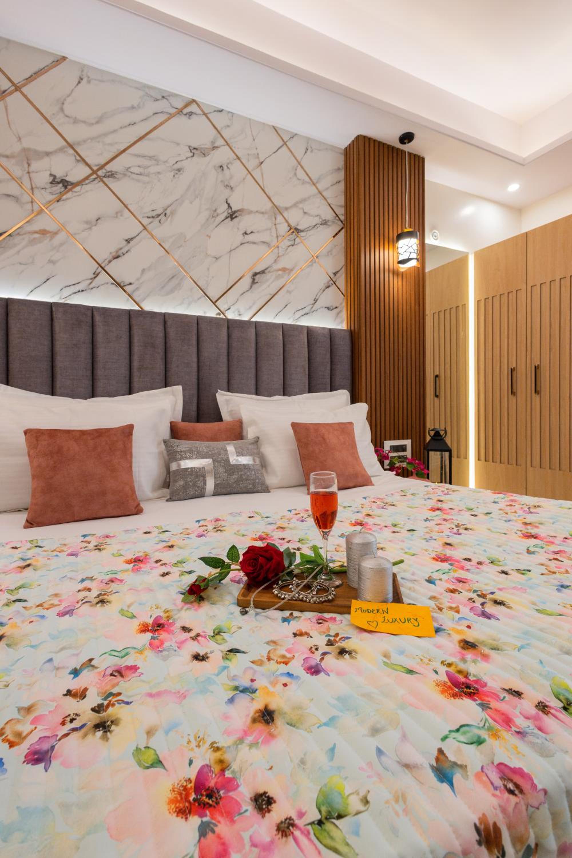 Premium Room with European Style Décor and City View: Enjoy 10% off on - F&B, Spa, car Hire, Complimentary Welcome Drink & Hi-Tea, Candlelight Dinner & Room Decoration Available  - Photo 11