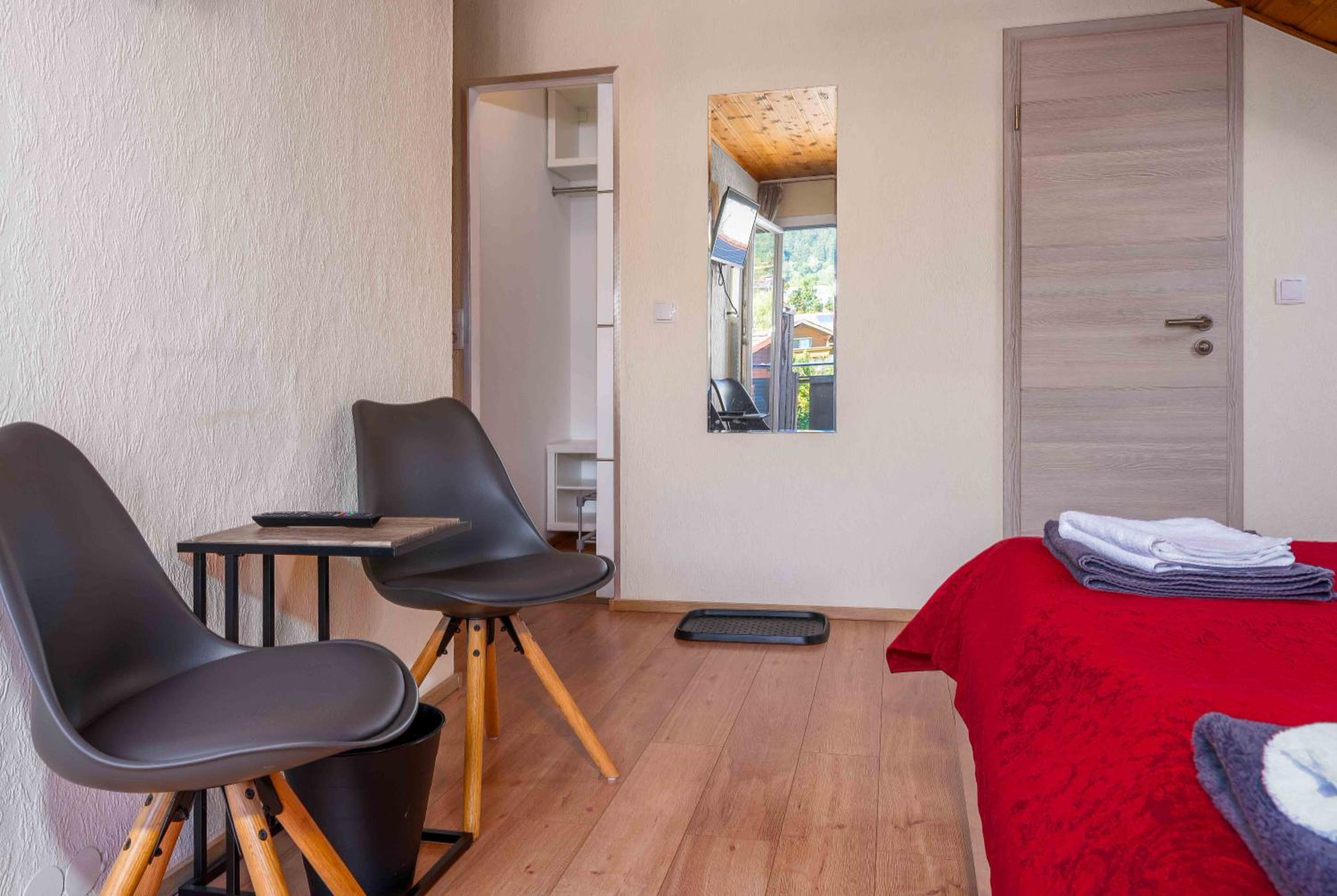 Double Room with Balcony - Photo 7
