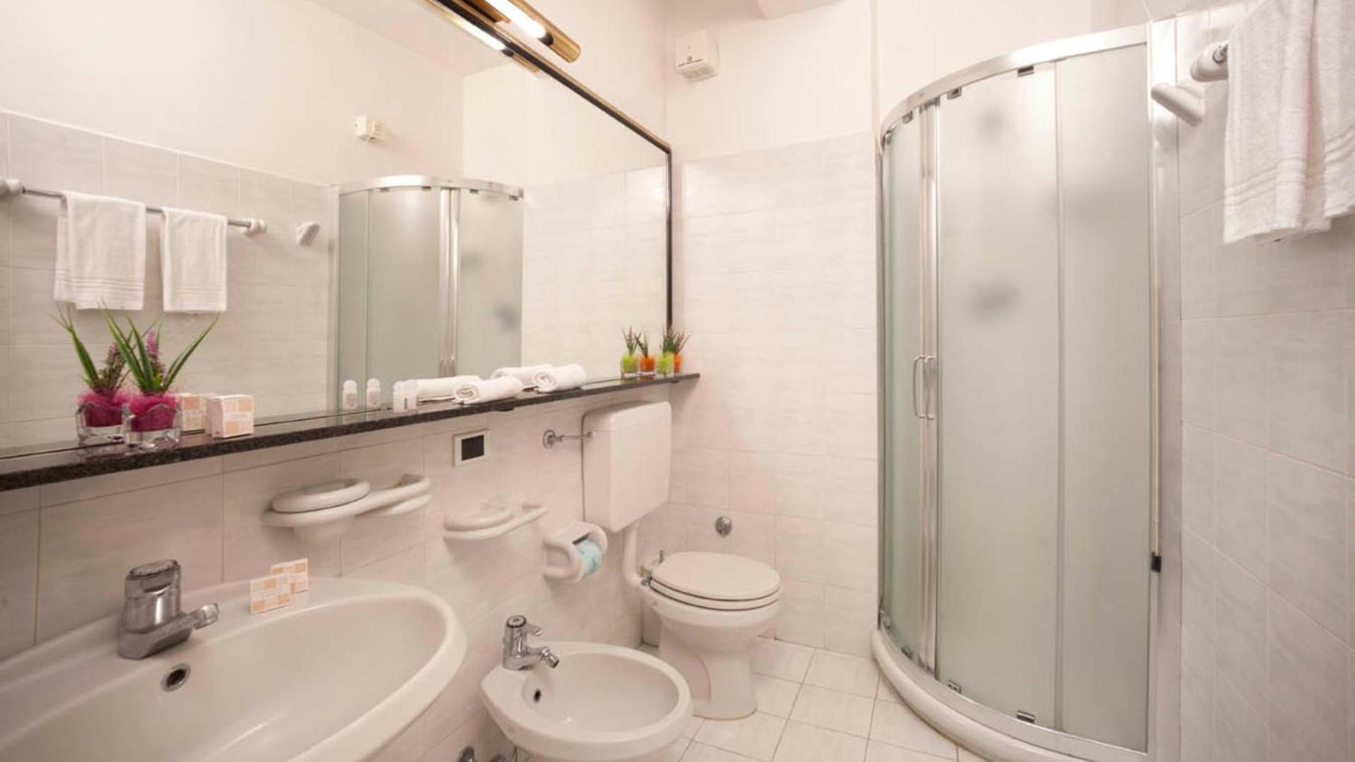 Smart Quadruple Room photo 2