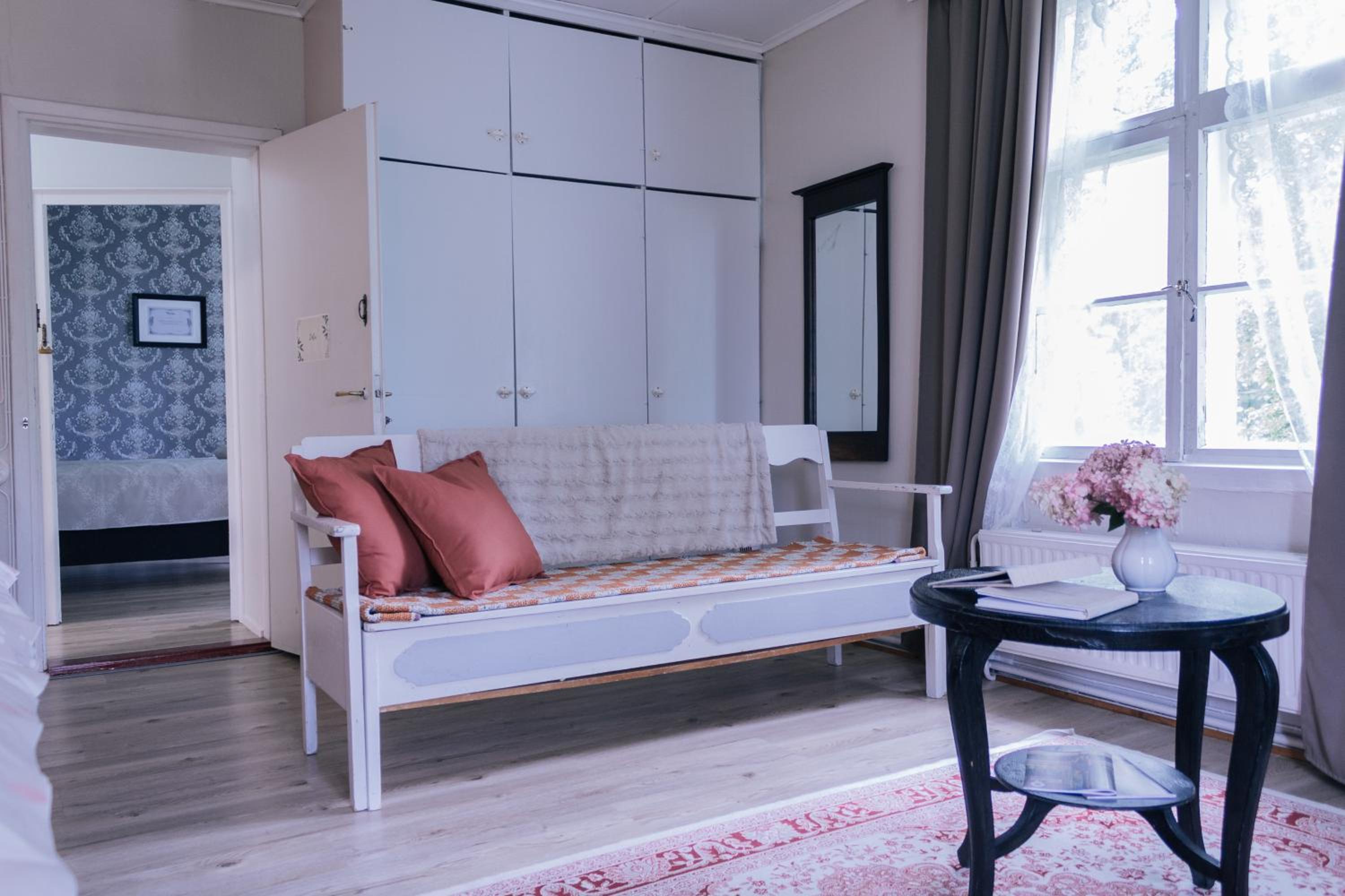Large Double Or Twin Room - Photo 4