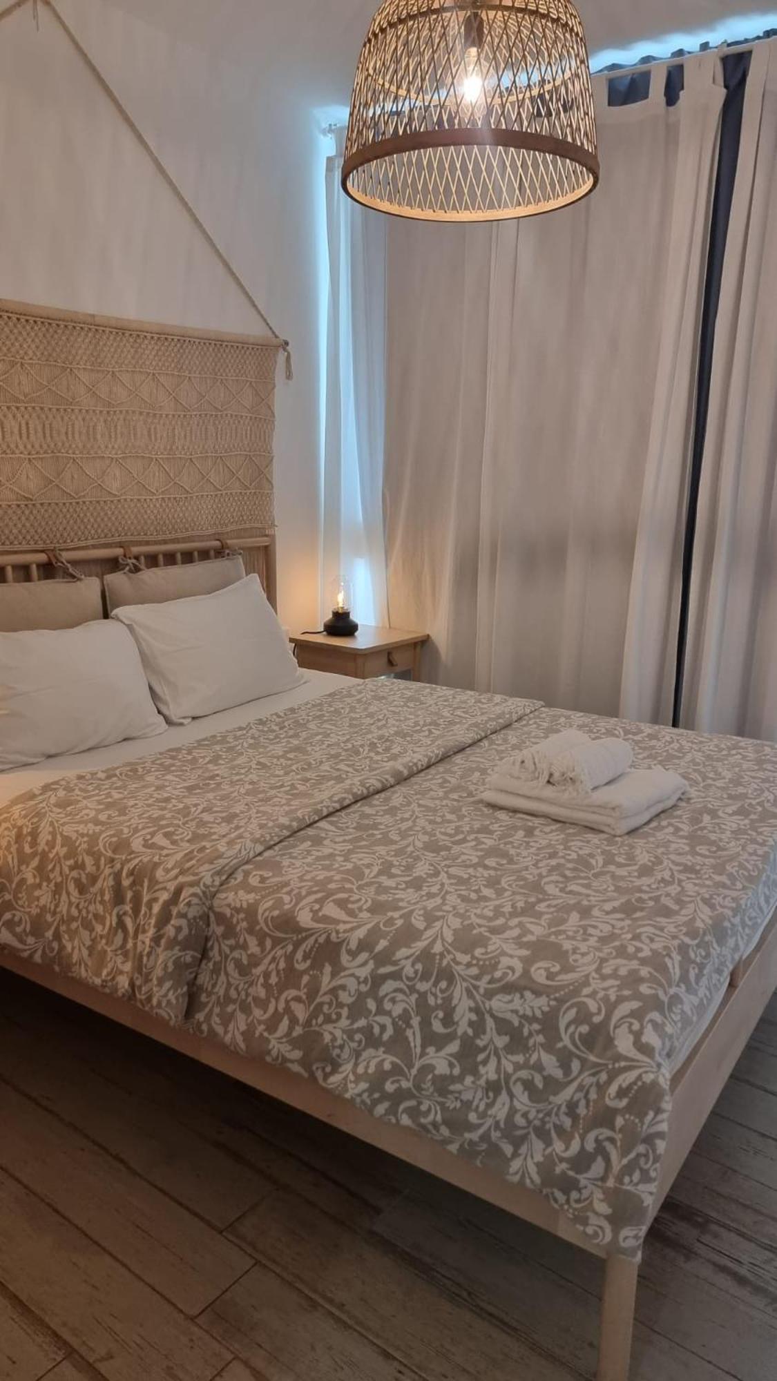 Two-Bedroom Apartment - Photo 8
