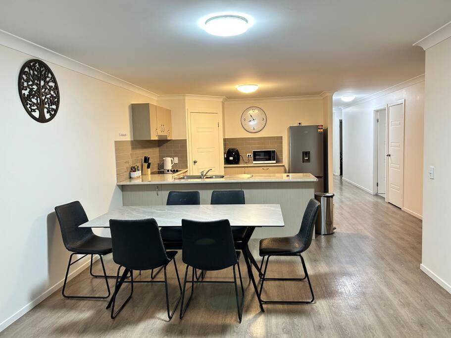 Four-Bedroom House photo 2