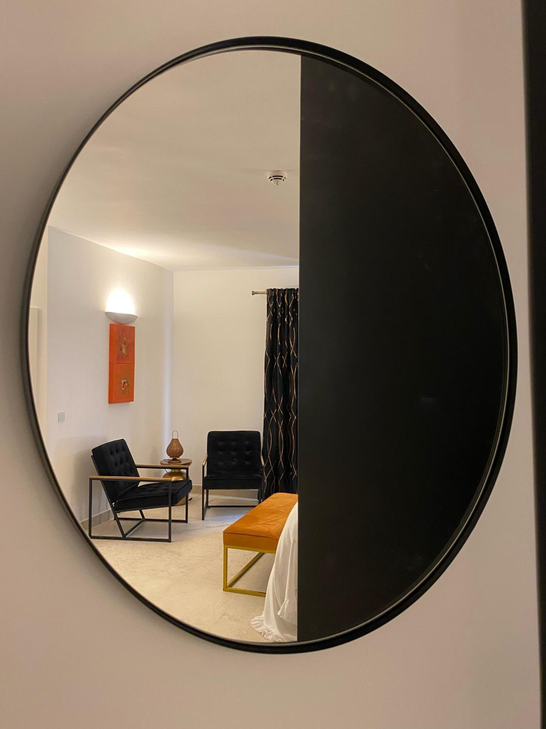 Deluxe King Room - Photo 12