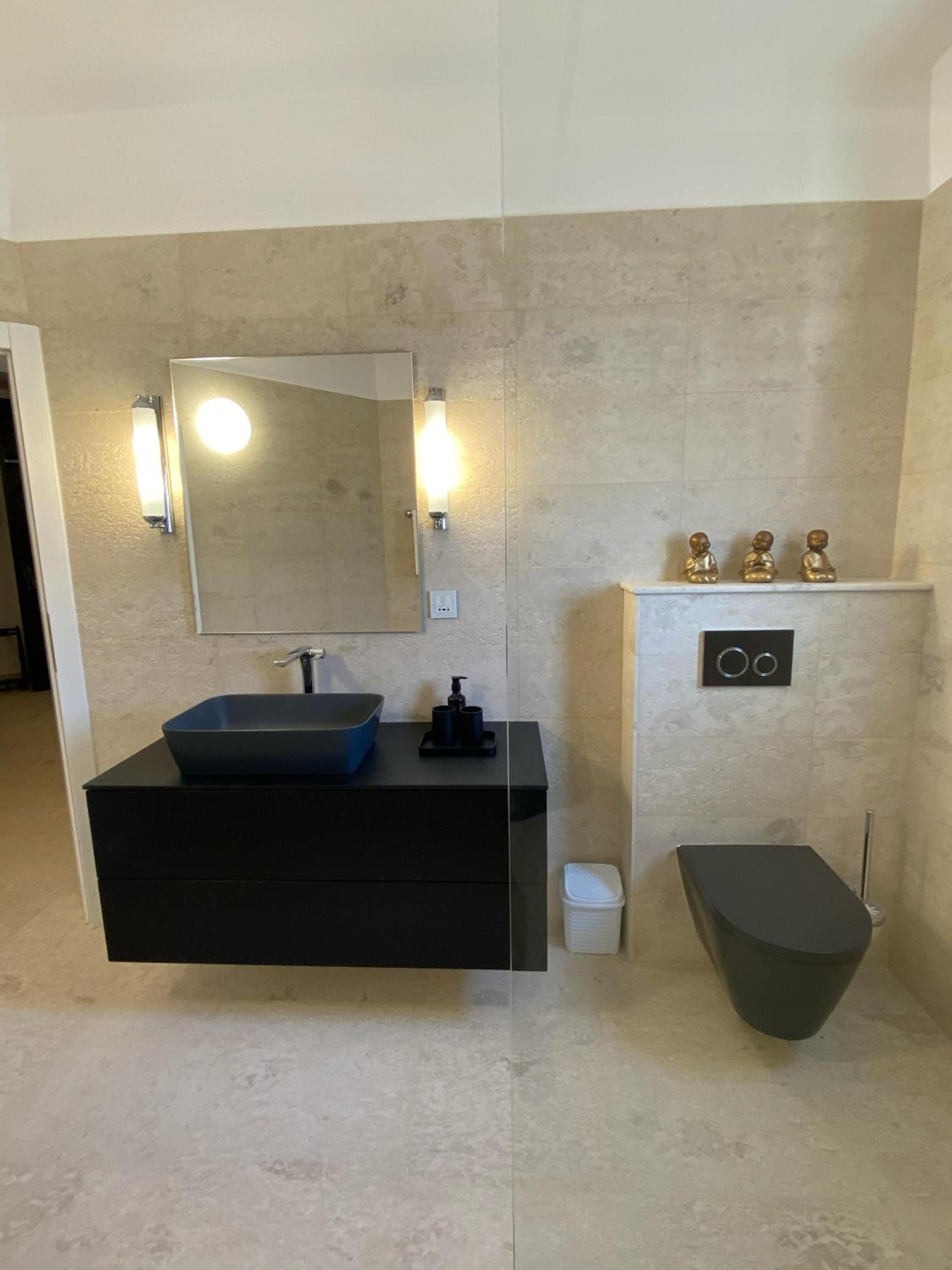 Deluxe King Room - Photo 6