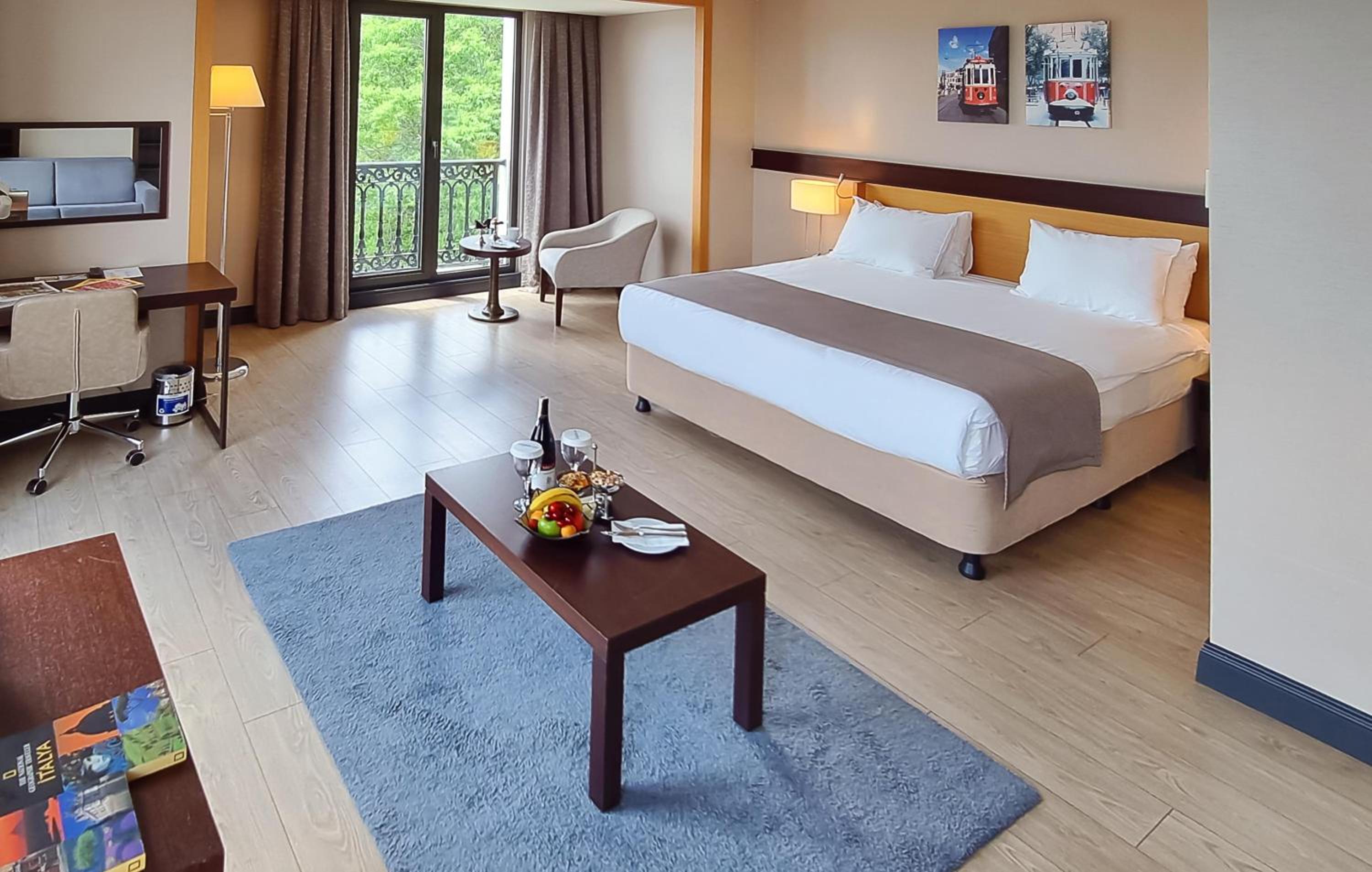Deluxe Room with Terrace