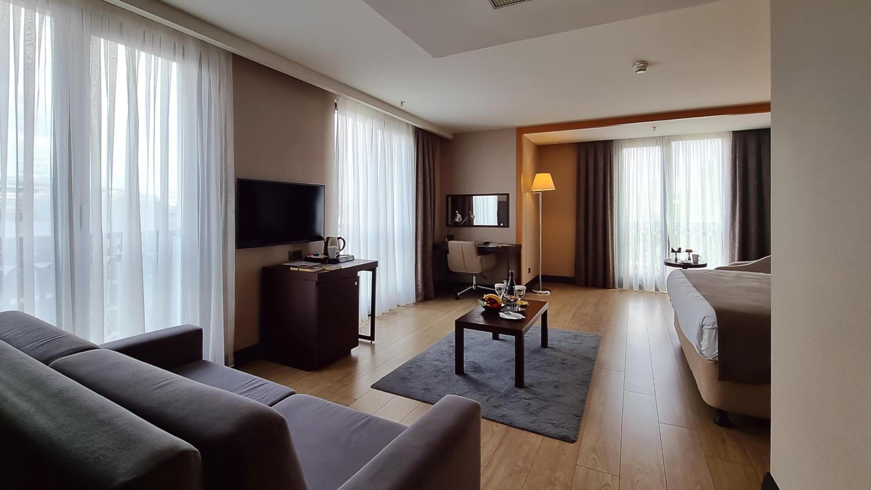 Standard Room thumbnail 5