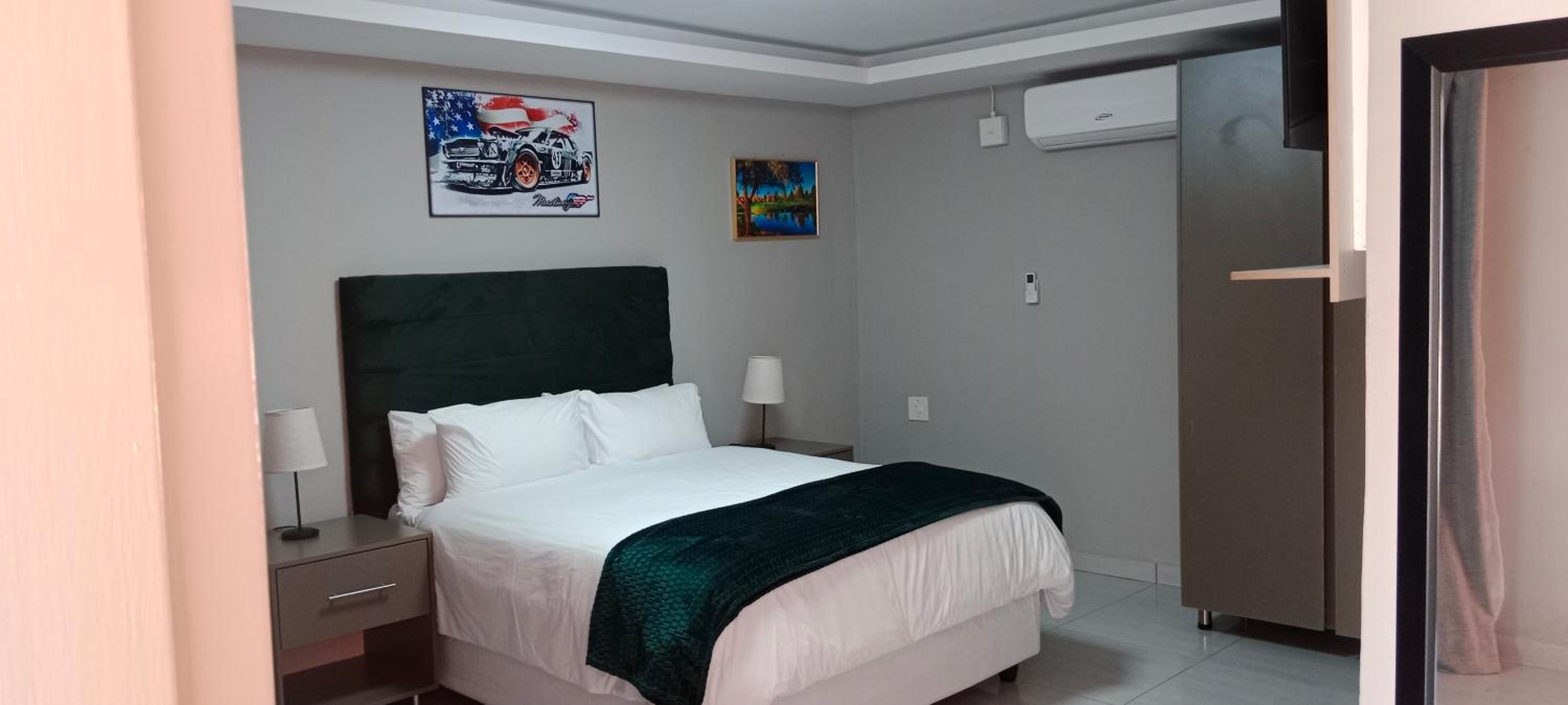 Standard Queen Room - Photo 1