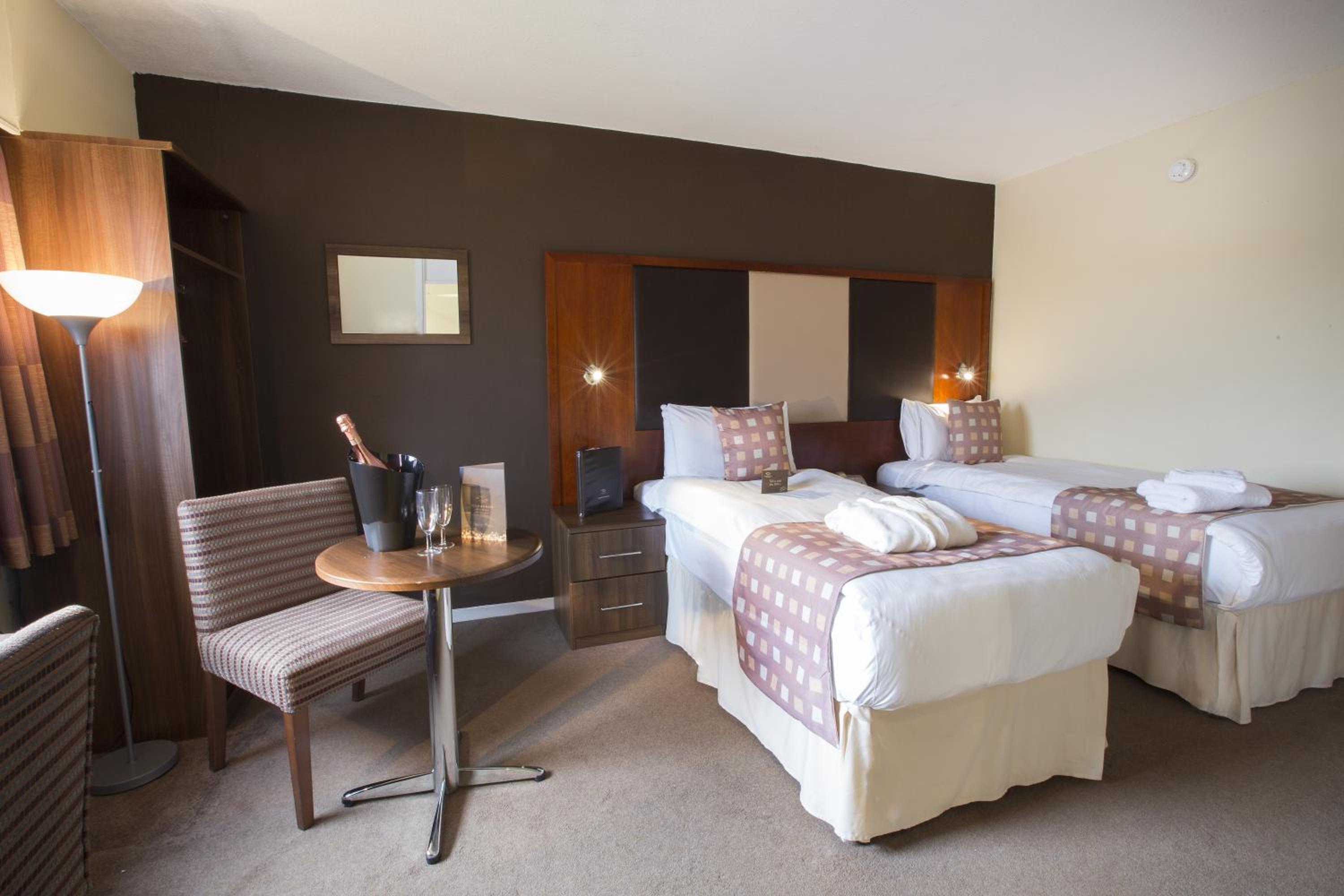 Double or Twin Room - Photo 2