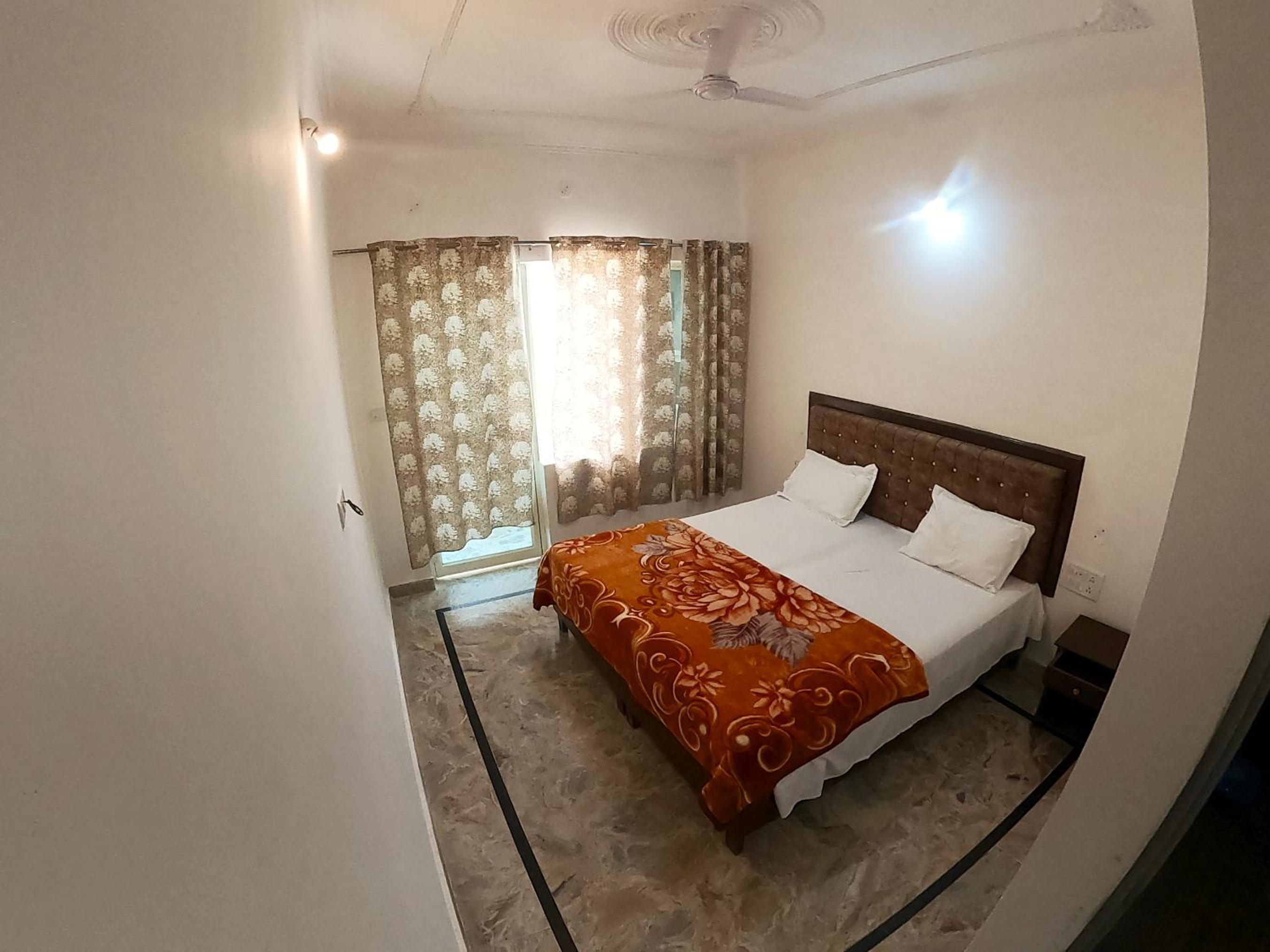 Single Room with Balcony photo 1