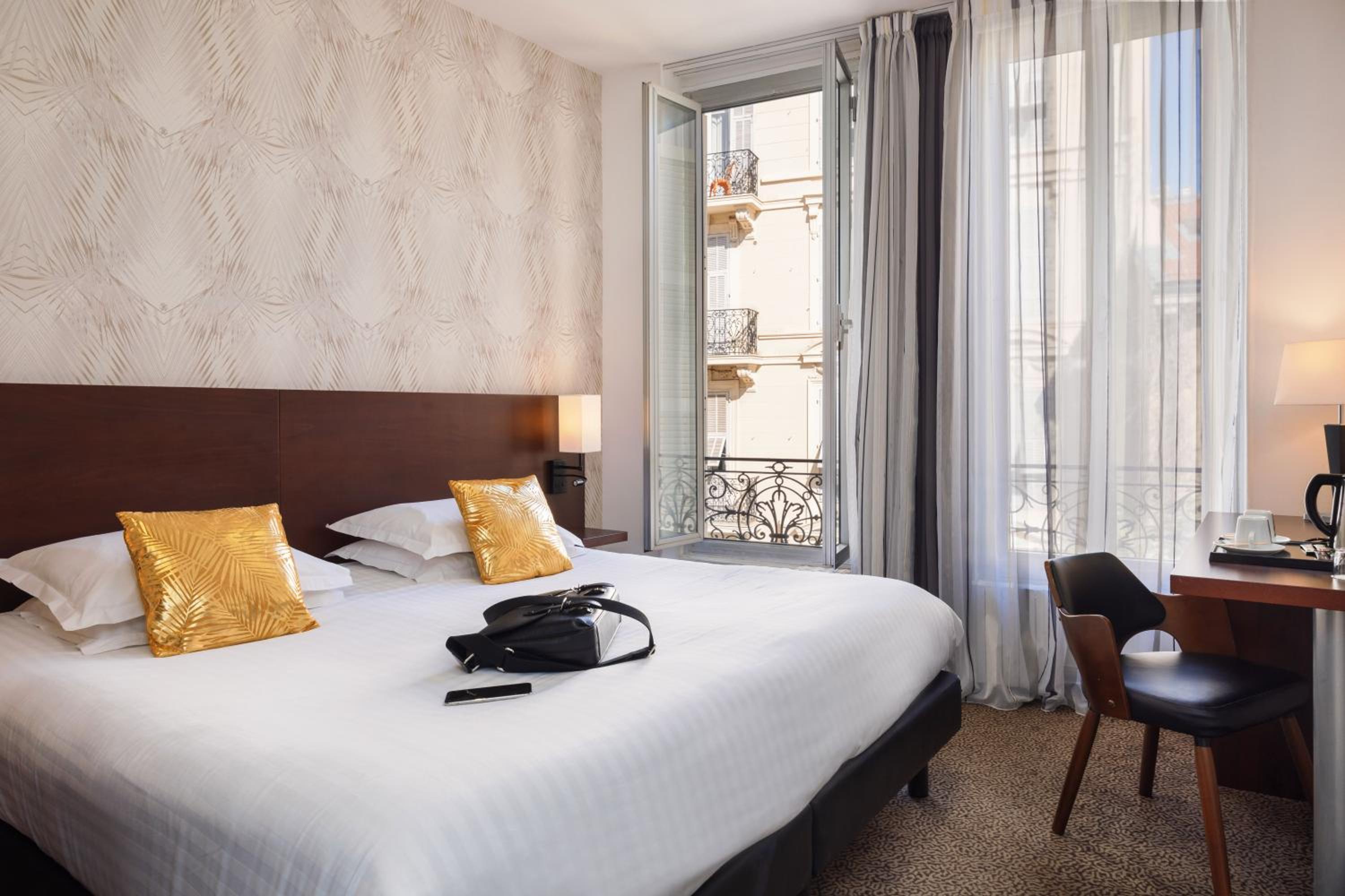 Superior Double Room - Photo 3