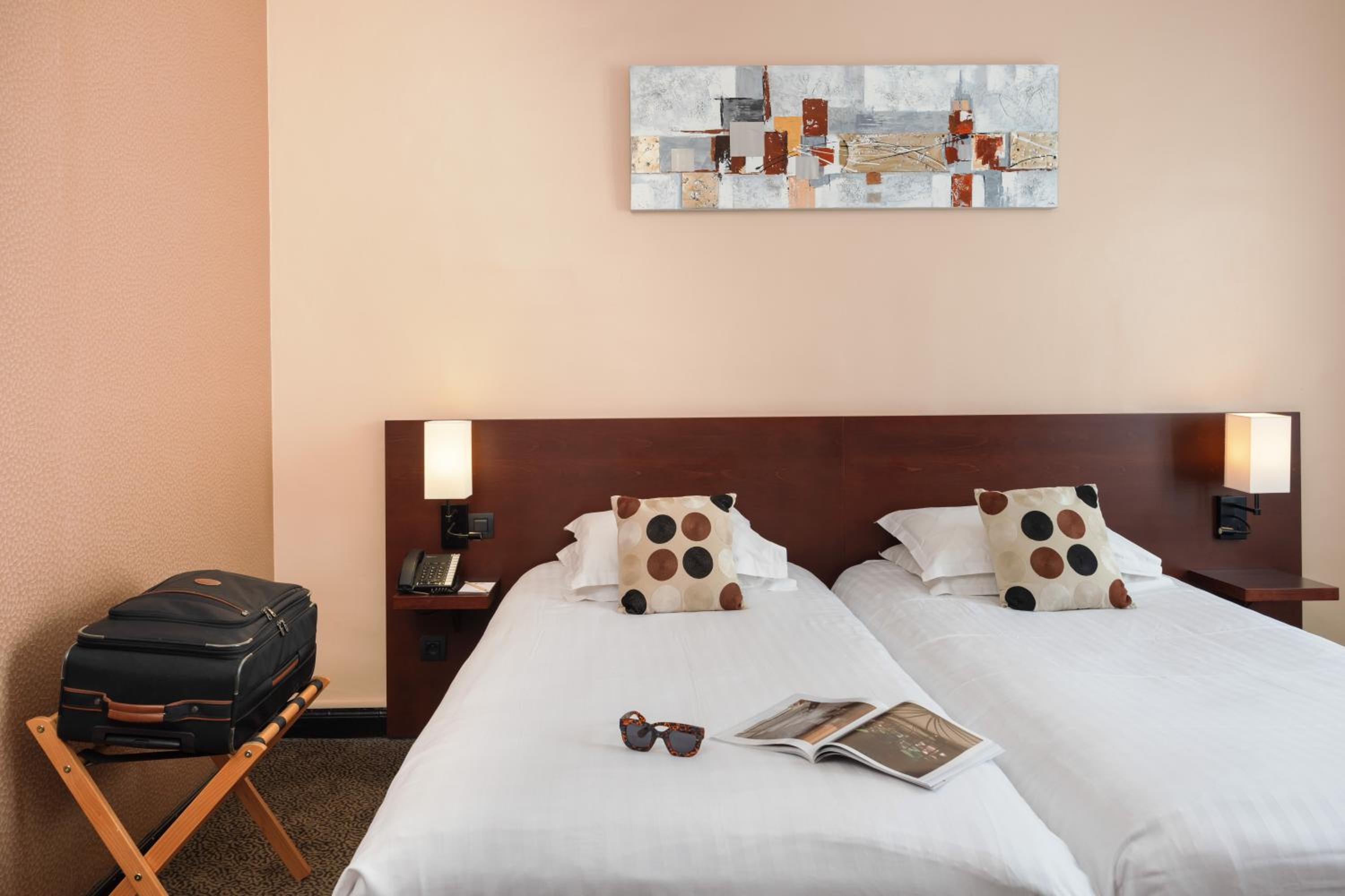 Deluxe Double Room - Photo 10
