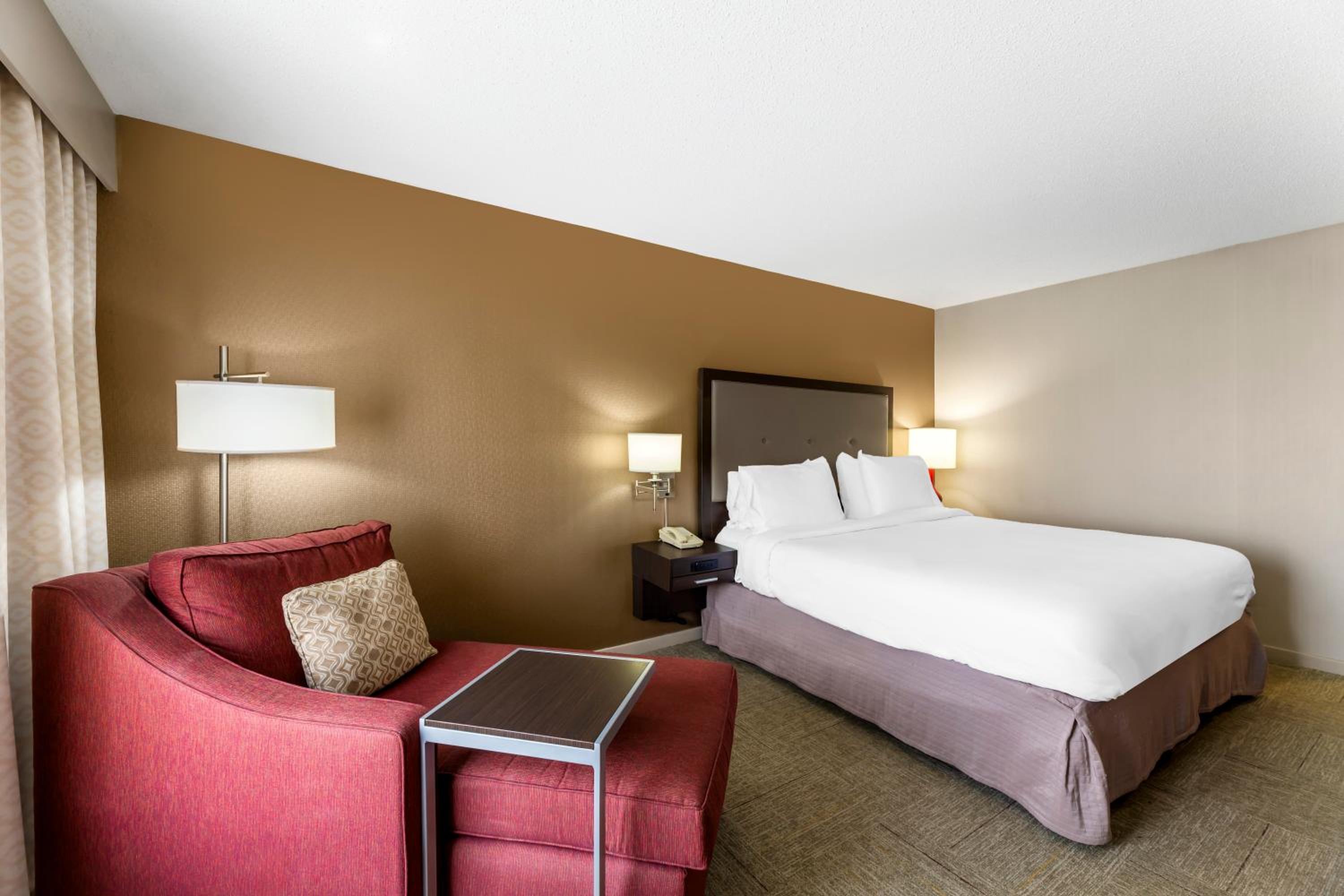King Room - Non-Smoking - Photo 1