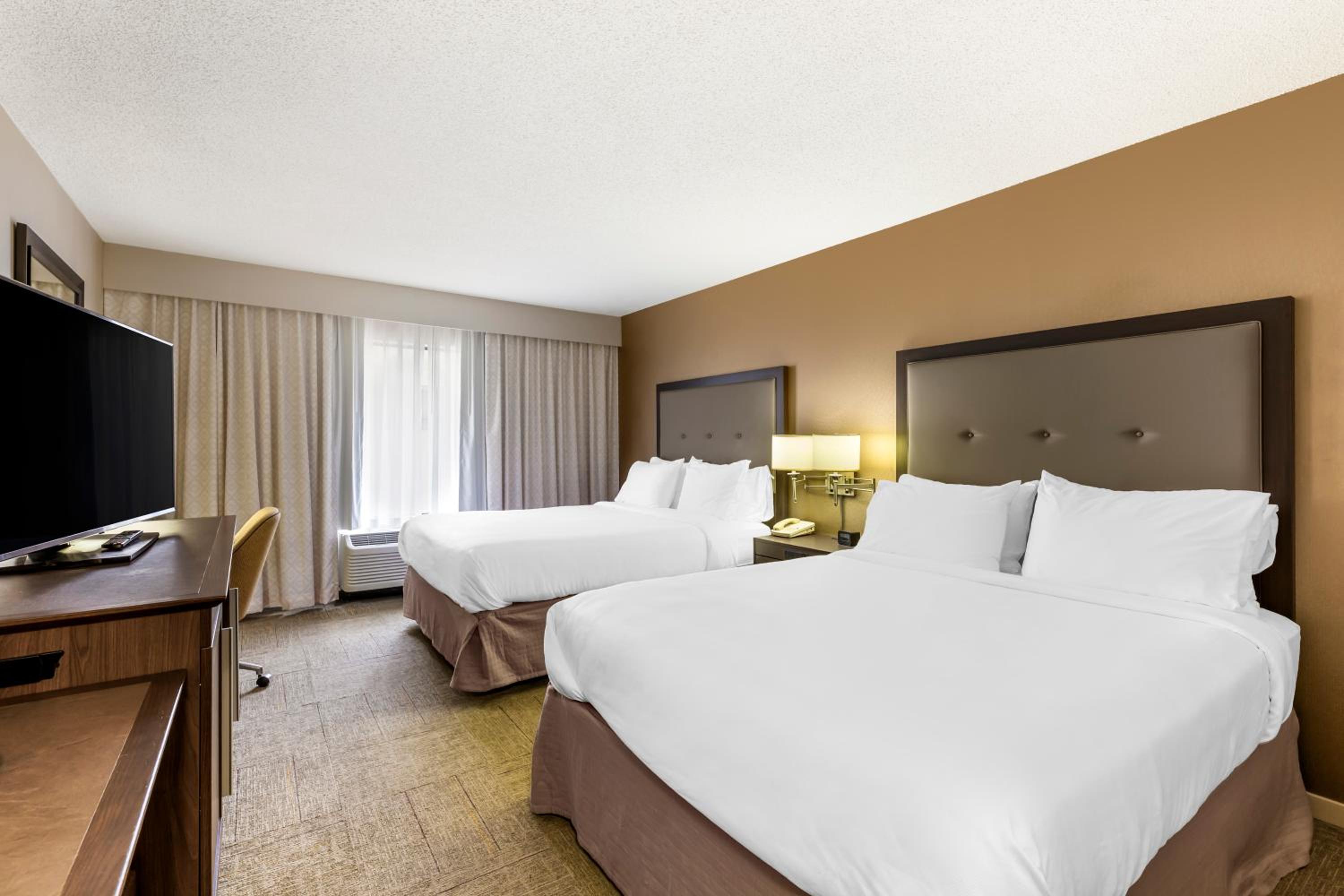 Queen Room with Two Queen Beds - Accessible/Non-Smoking  photo 1