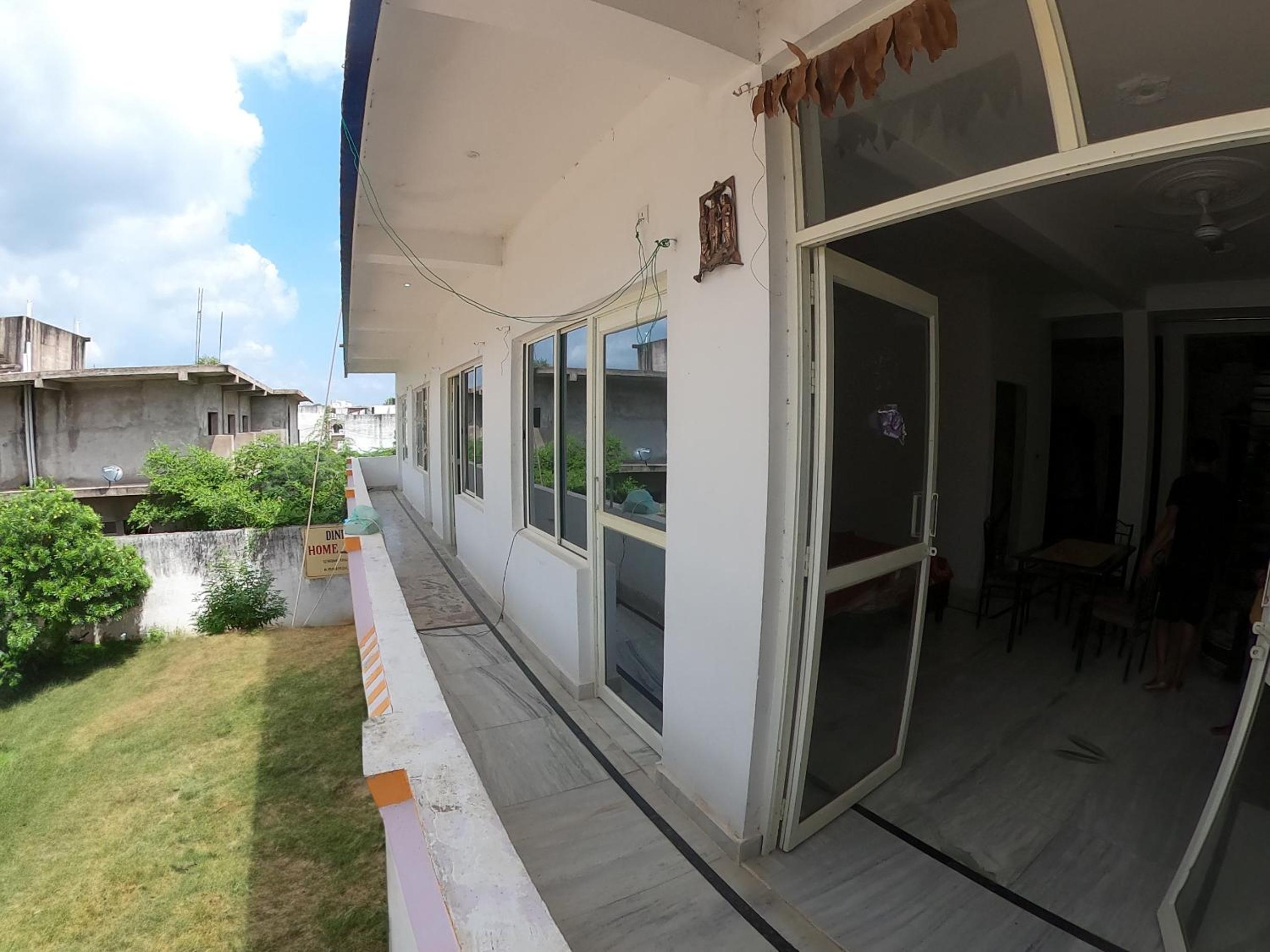 Deluxe Single Room with Balcony photo 3