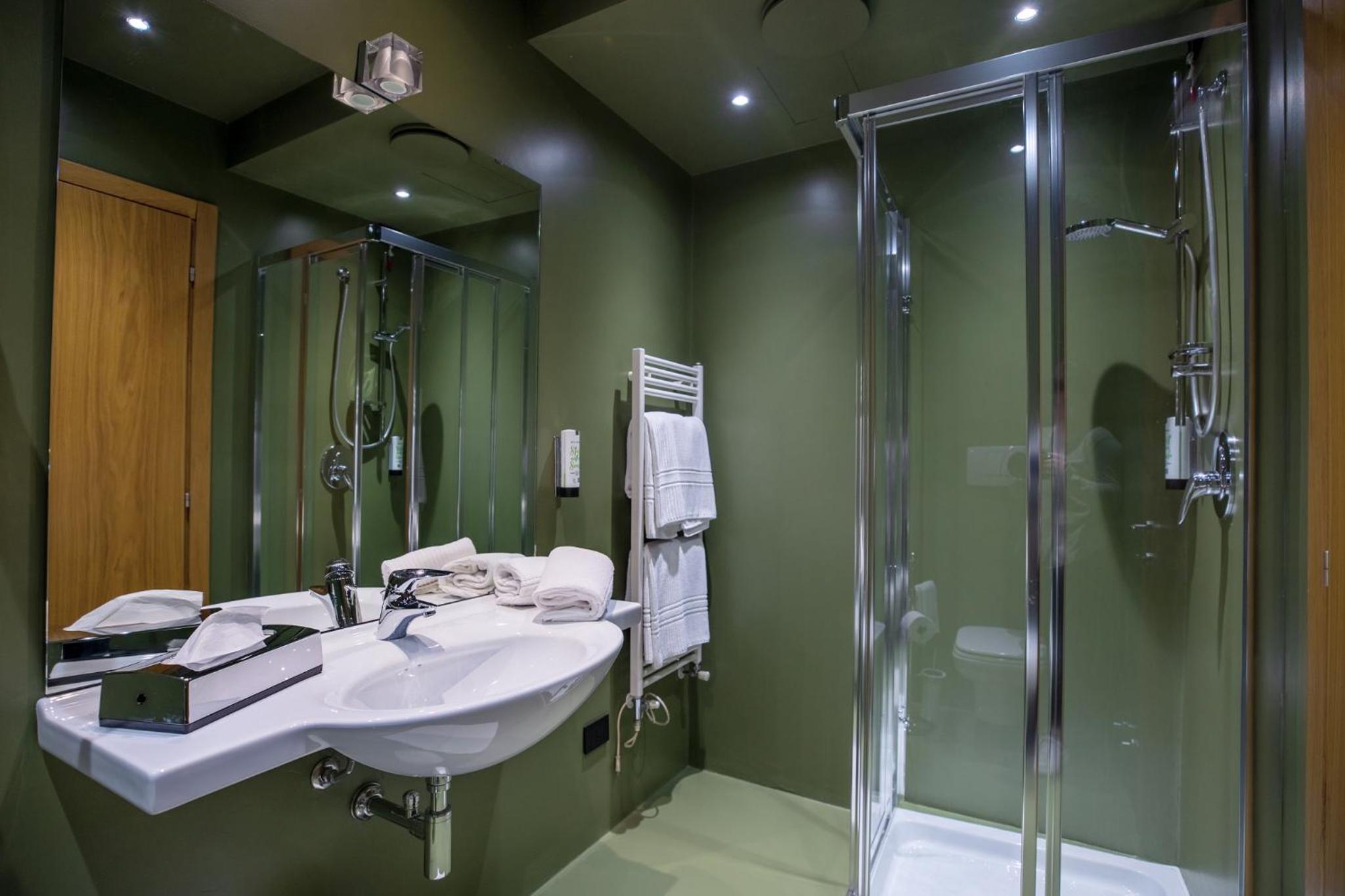 Double Room - Photo 9