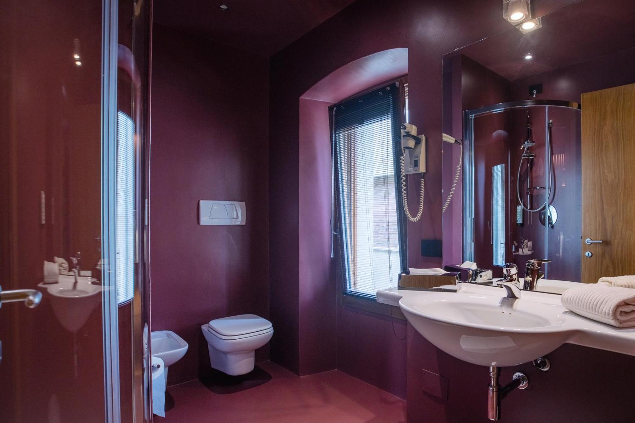 Double Room - Photo 6