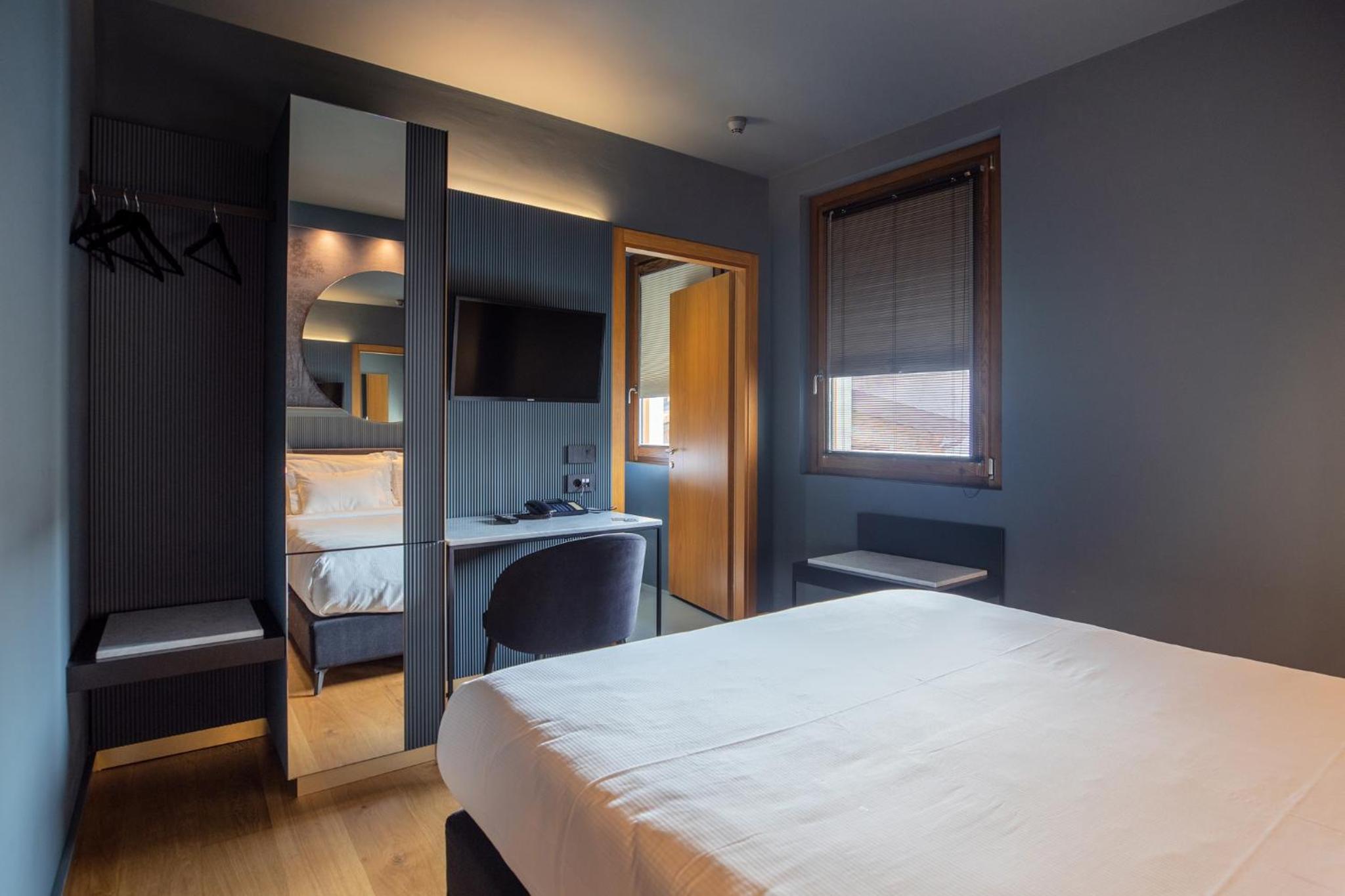 Double Room - Photo 22