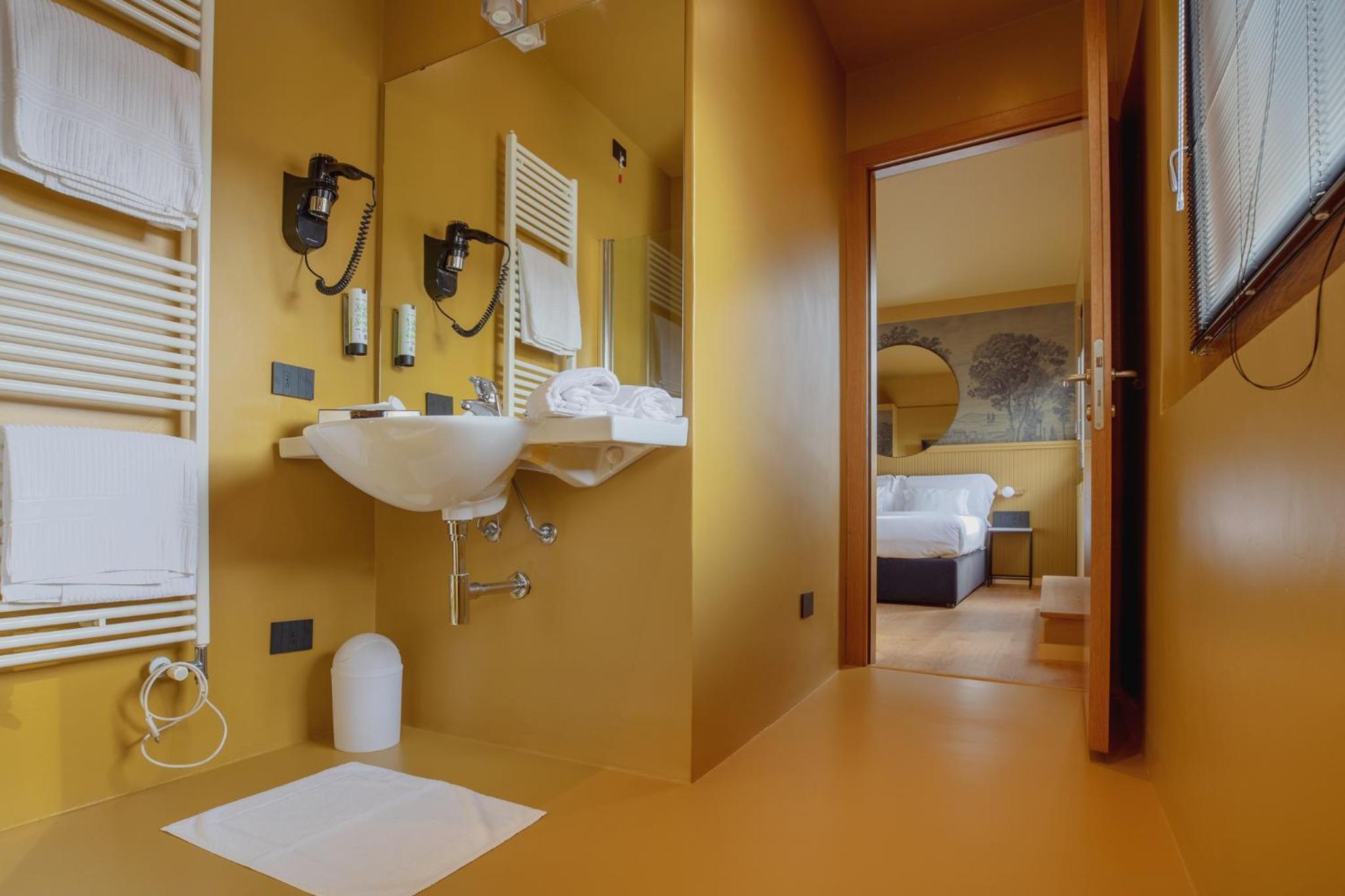 Double Room - Photo 21