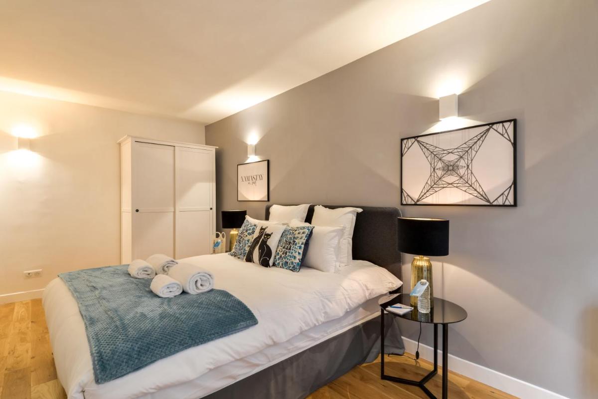 Three-Bedroom Apartment photo 2