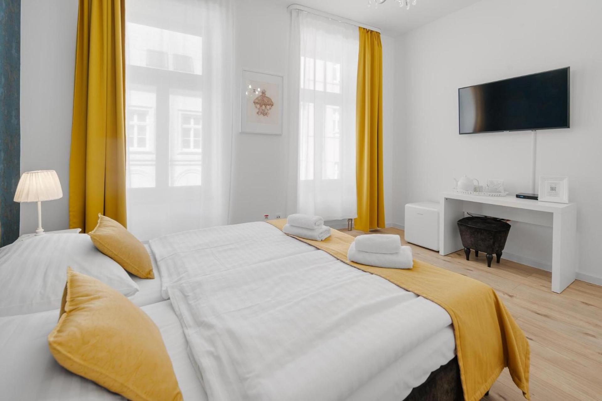 Standard Double or Twin Room - Photo 3