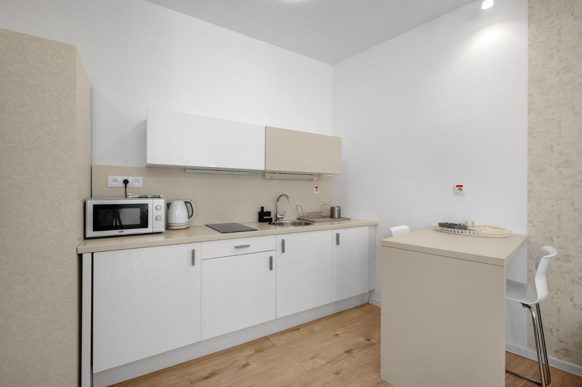 Deluxe Studio Apartment - Photo 16