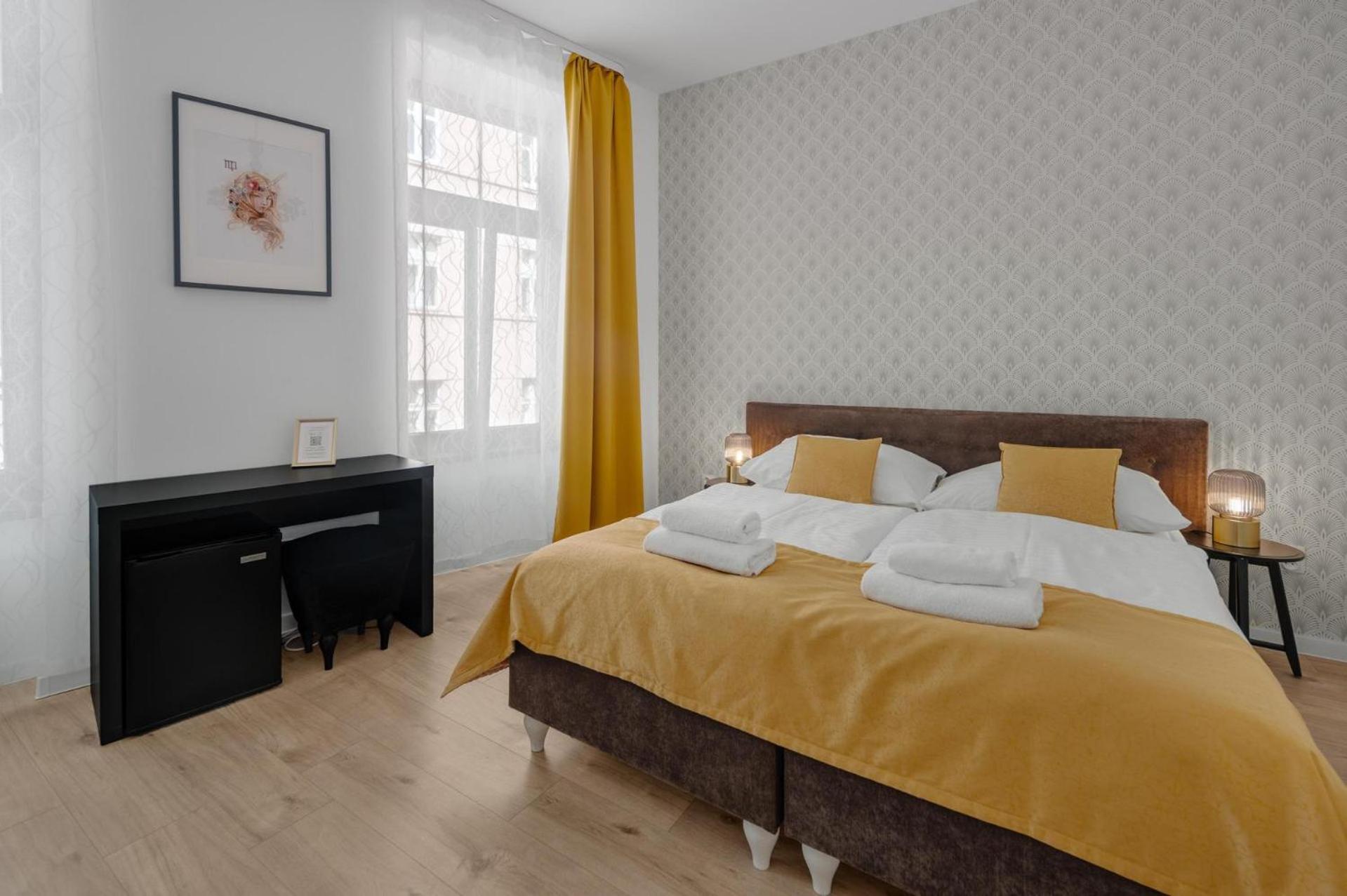 Standard Double or Twin Room - Photo 30
