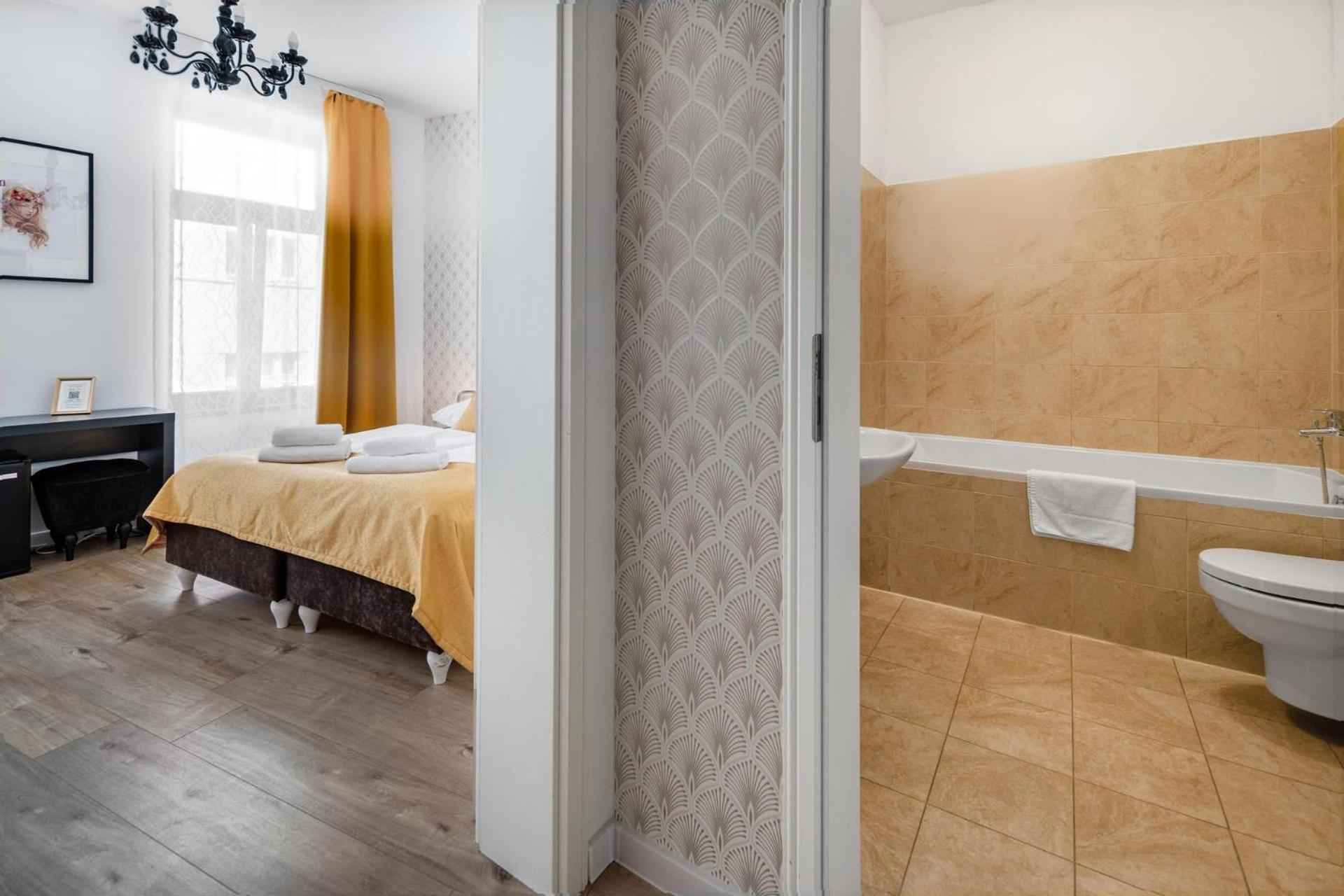 Standard Double or Twin Room - Photo 29