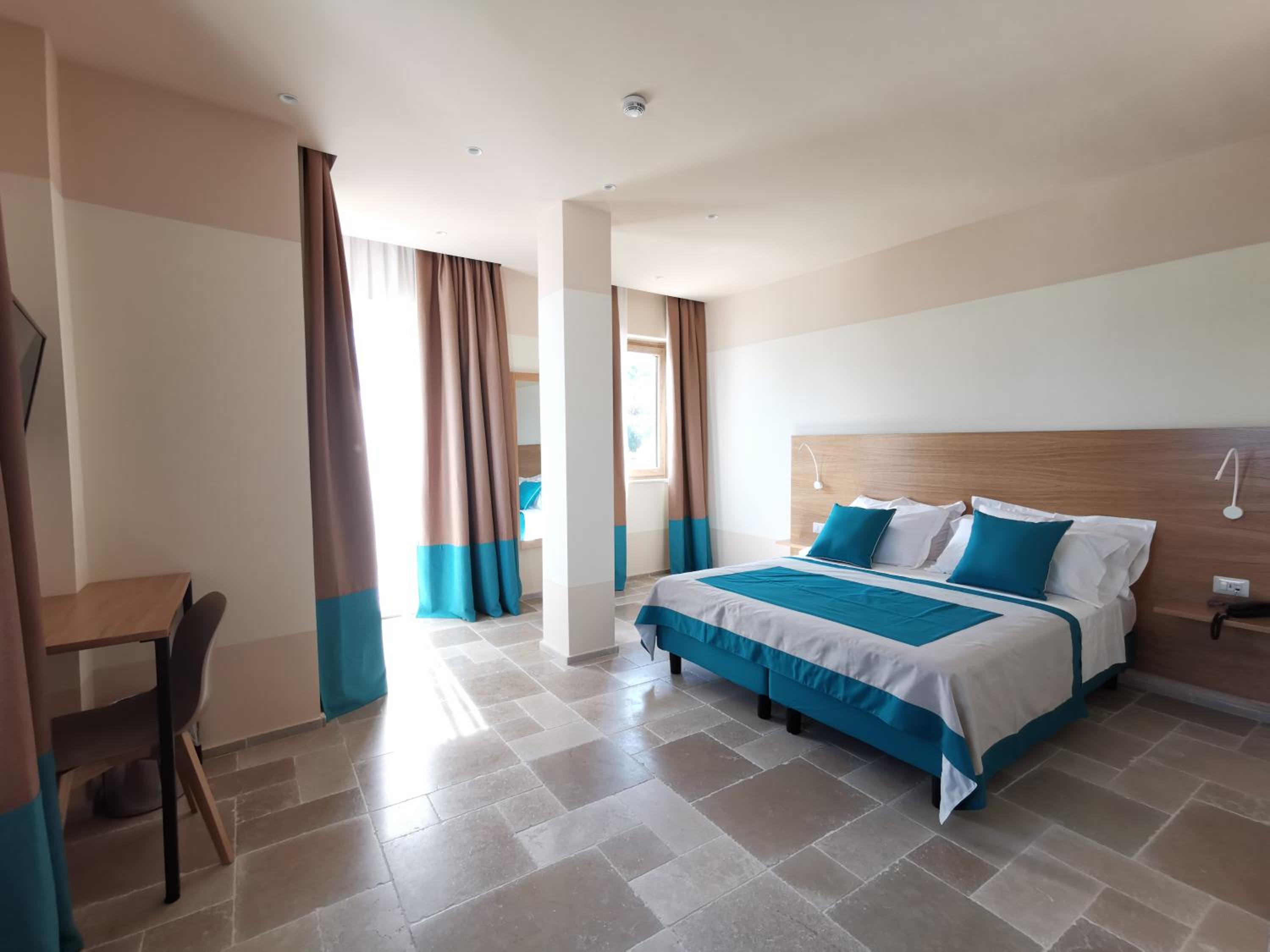 Double Room with Balcony and Sea View photo 2