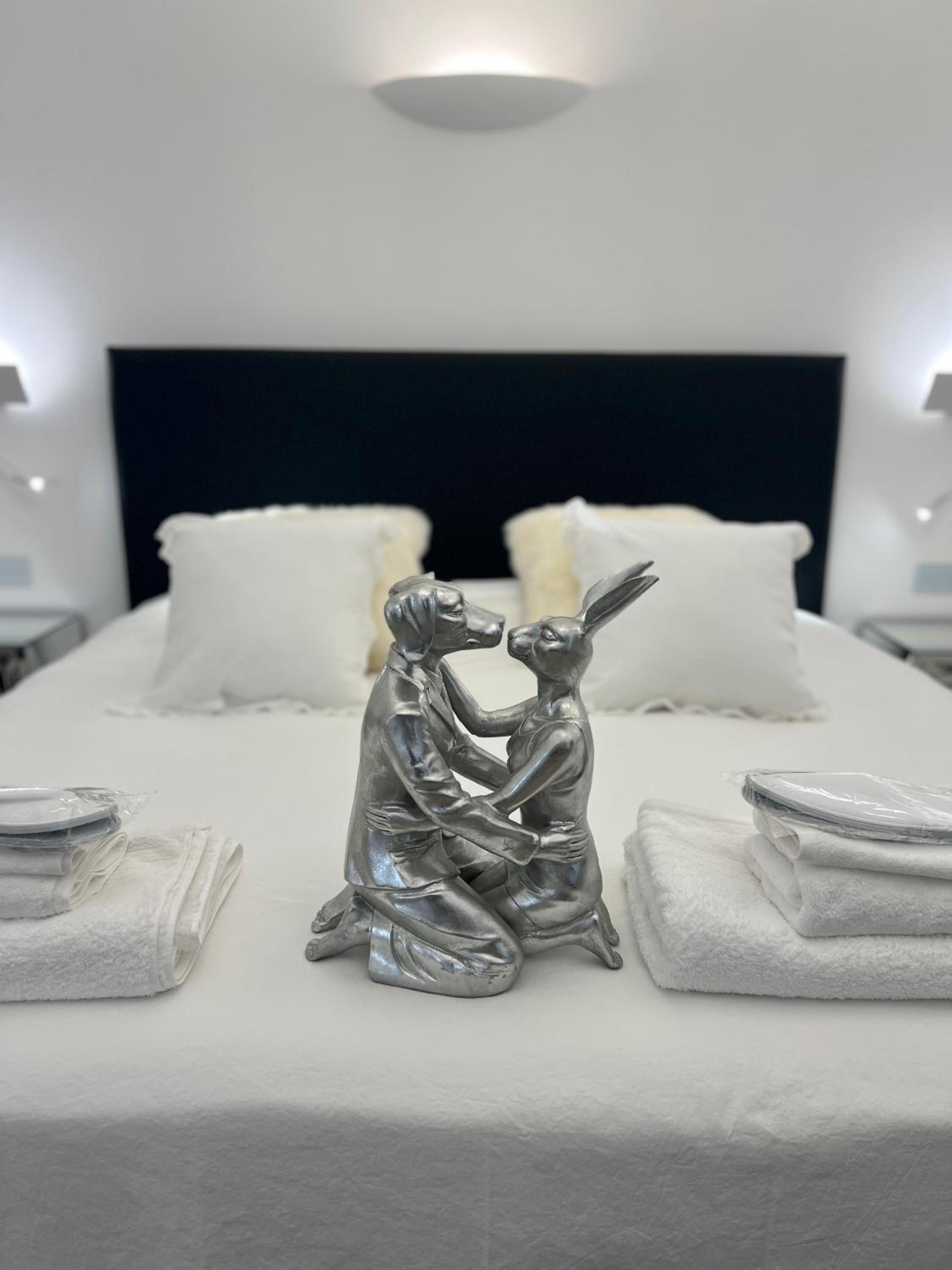 Deluxe Double Room with Bath - Photo 1