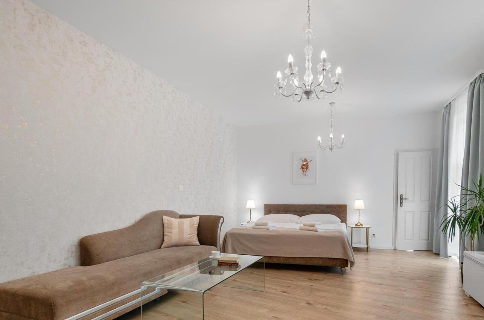 Deluxe Studio Apartment - Photo 19