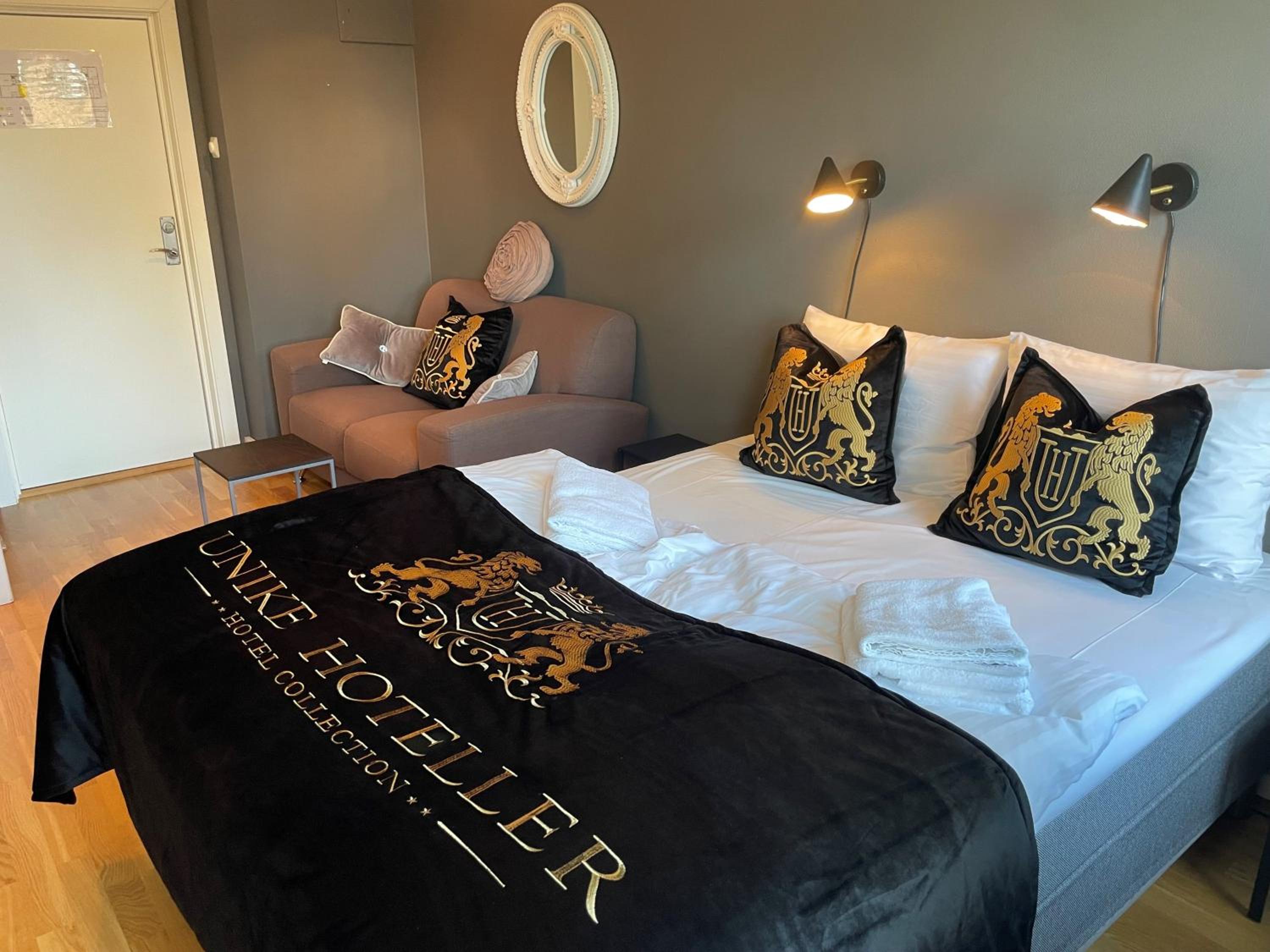 Double or Twin Room photo 2