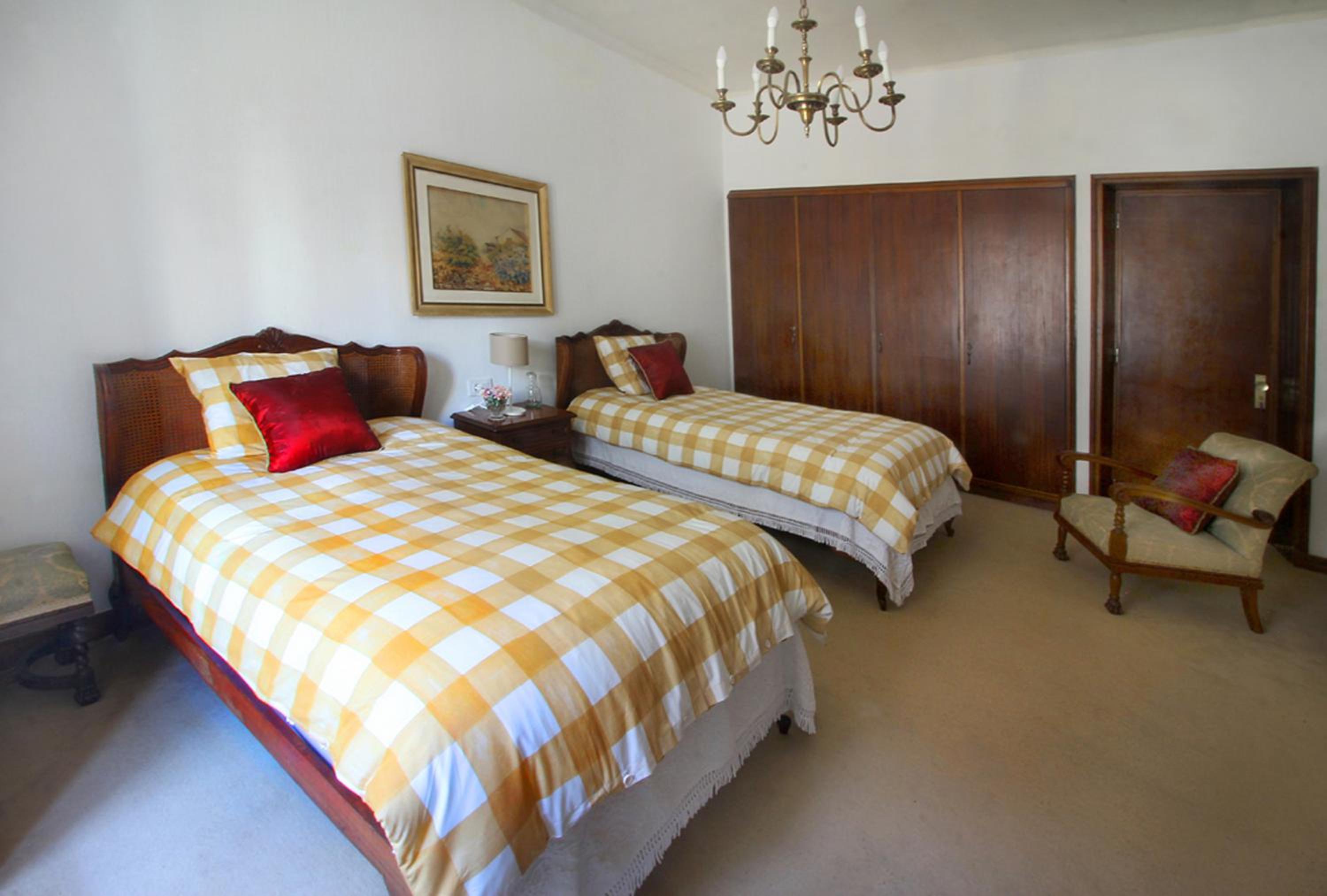 Four-Bedroom House photo 2