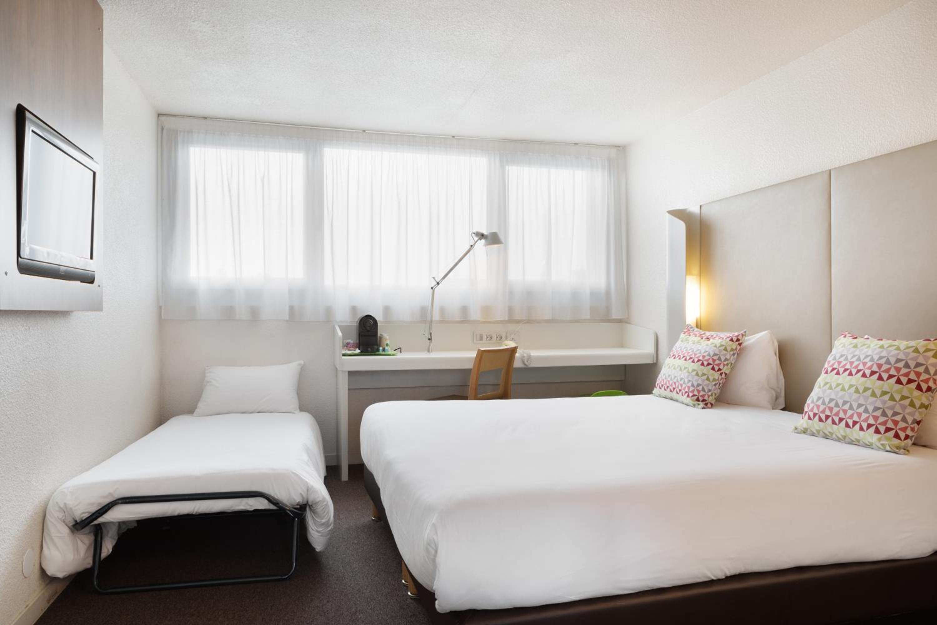 Standard Double Room with One Sofa Bed - Photo 1
