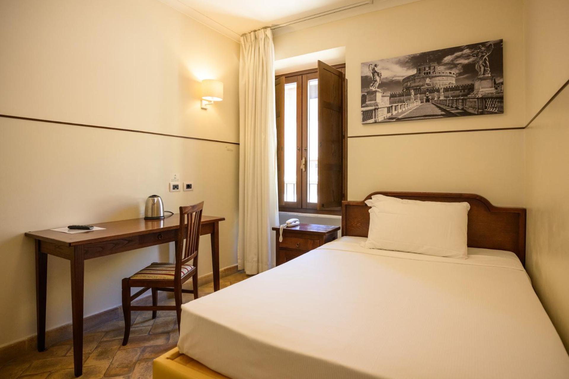 Single Room photo 2
