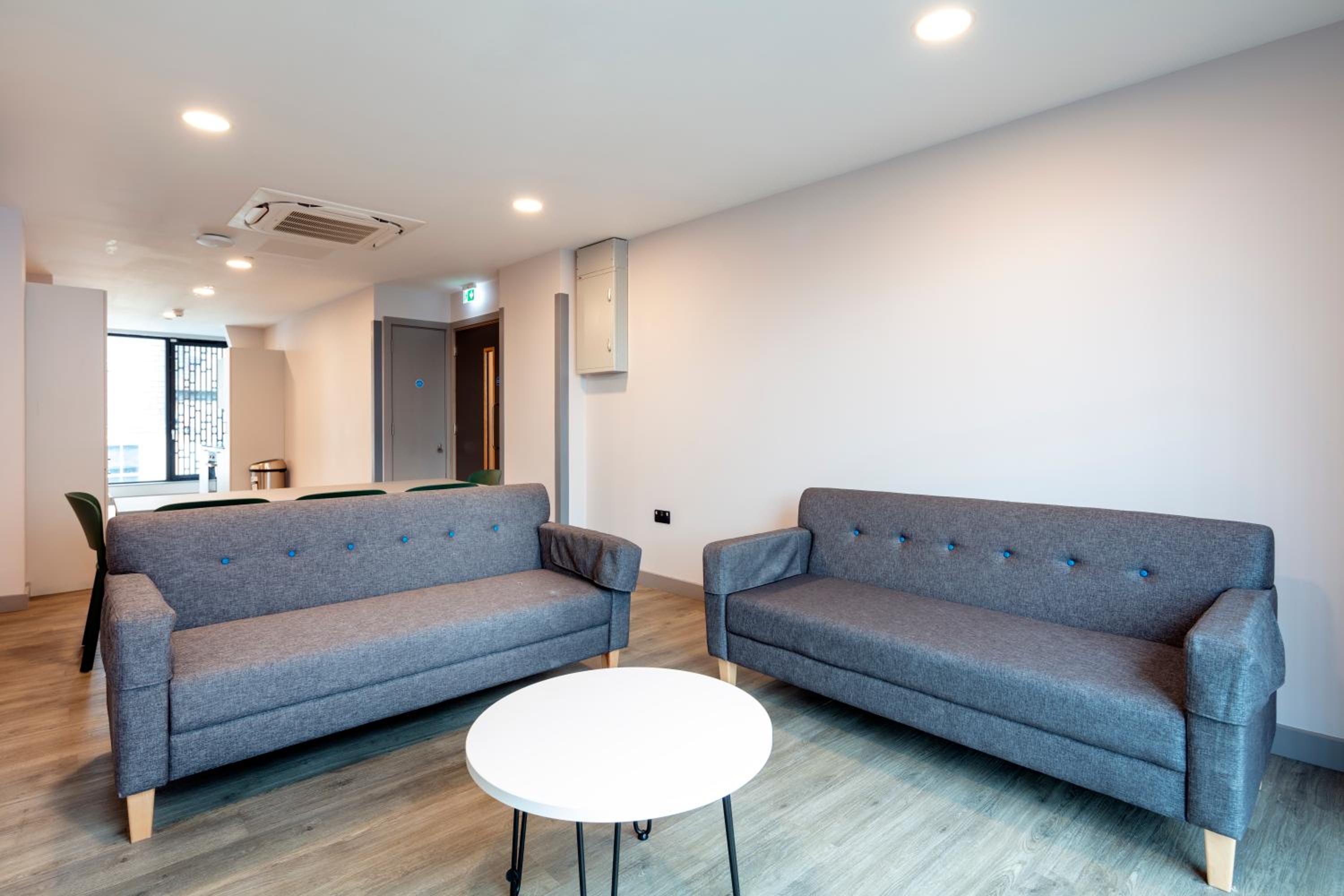 Four-Bed Apartment - Photo 6