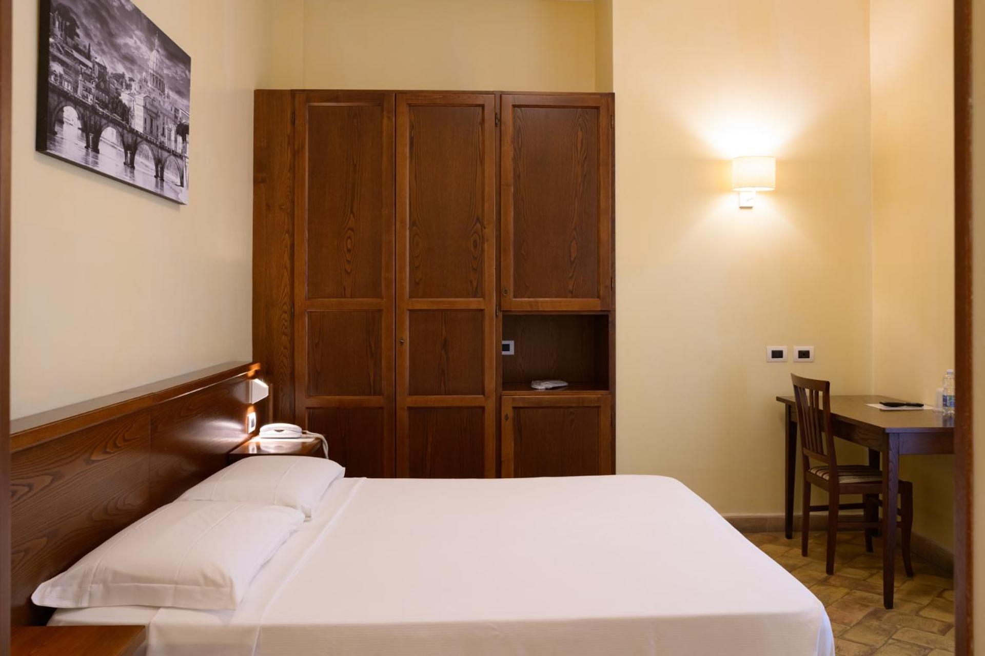 Double or Twin Room photo 1