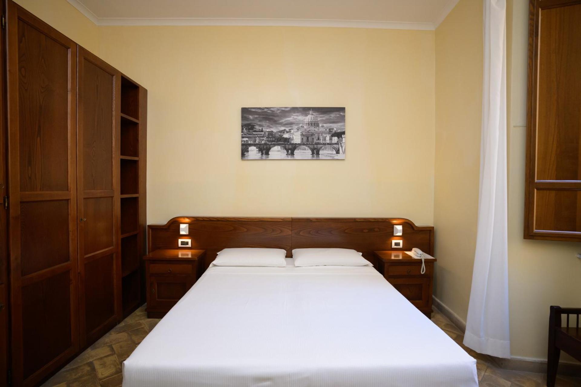 Double or Twin Room photo 3
