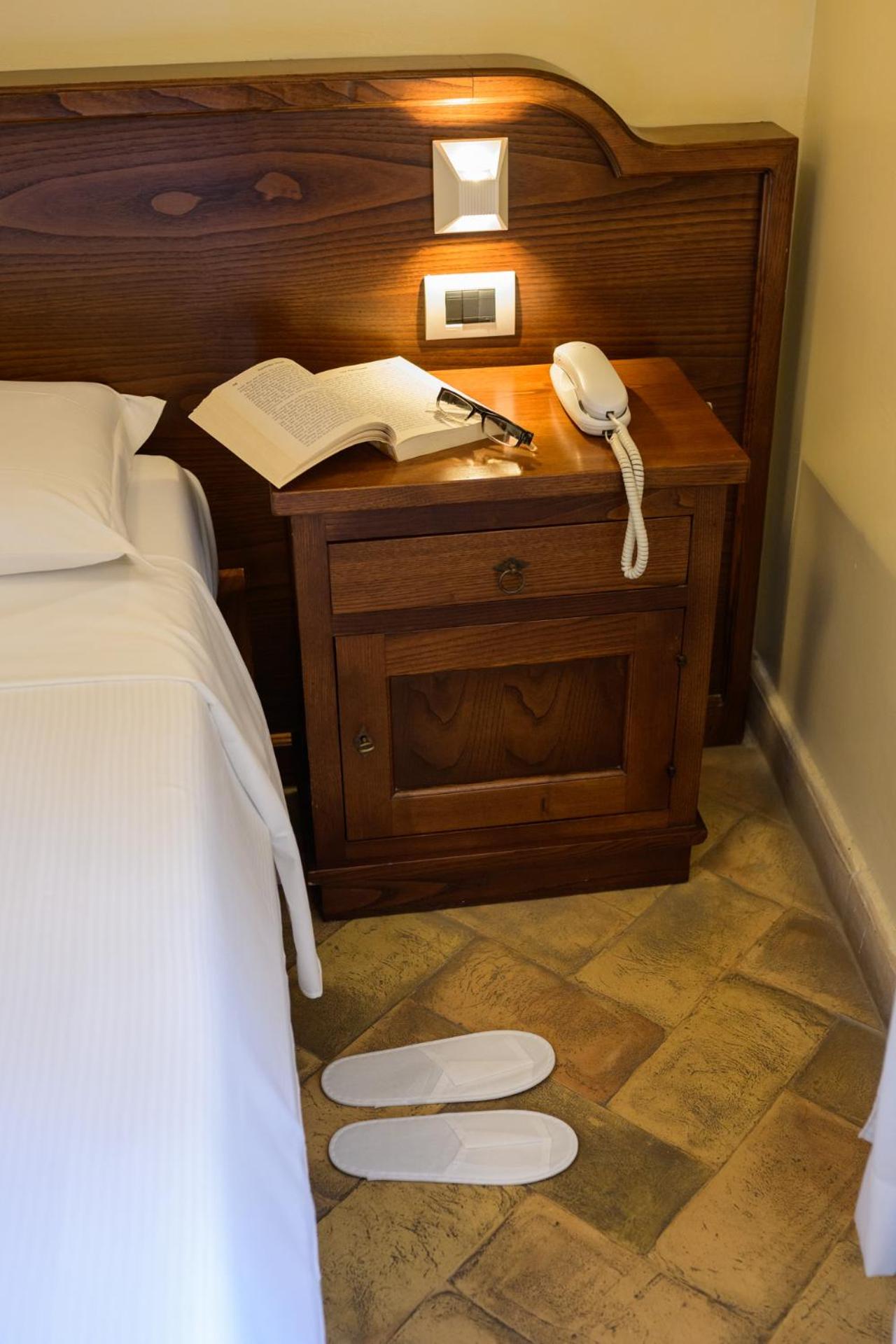 Double or Twin Room photo 2