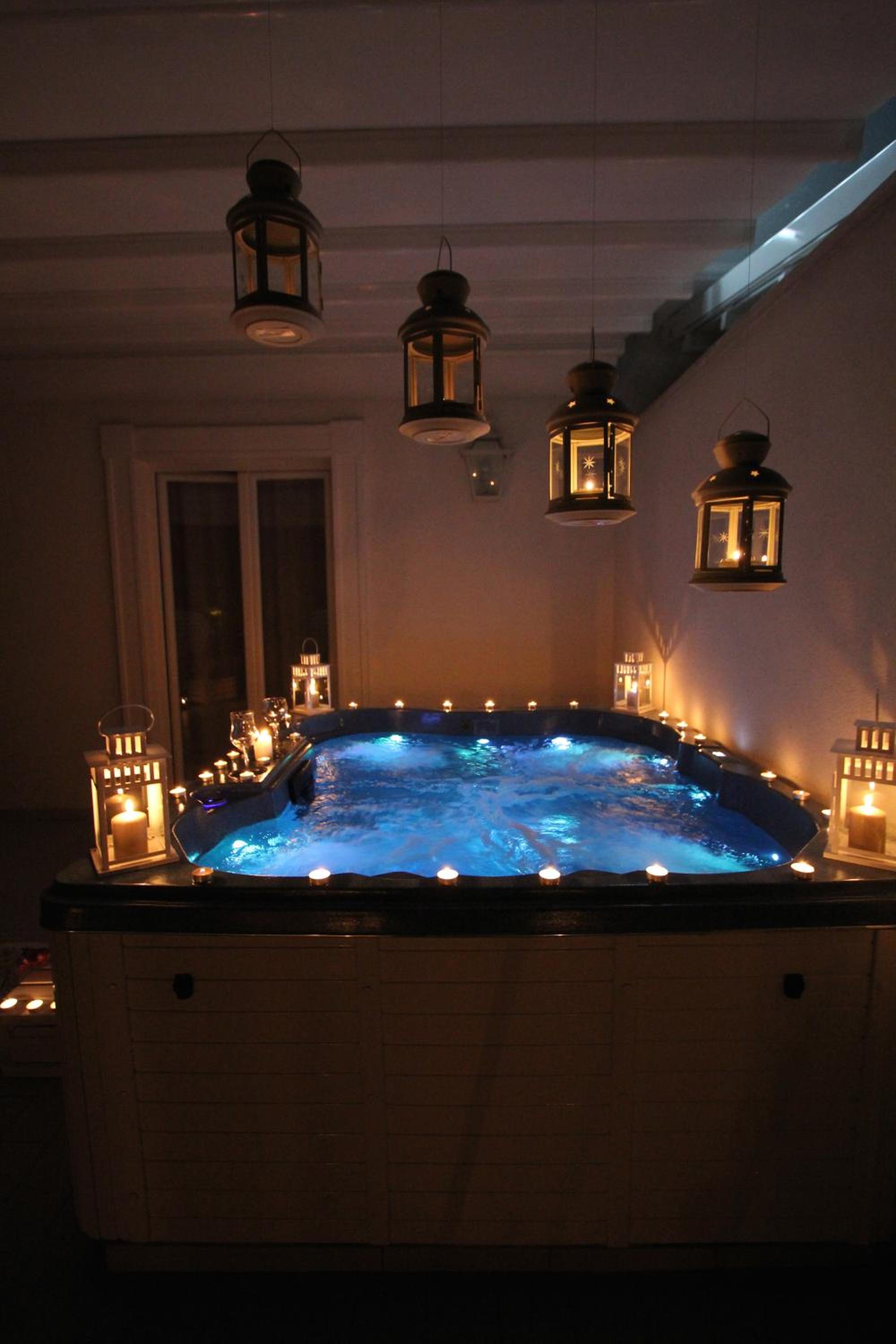 Deluxe Suite with Spa Bath - Photo 37