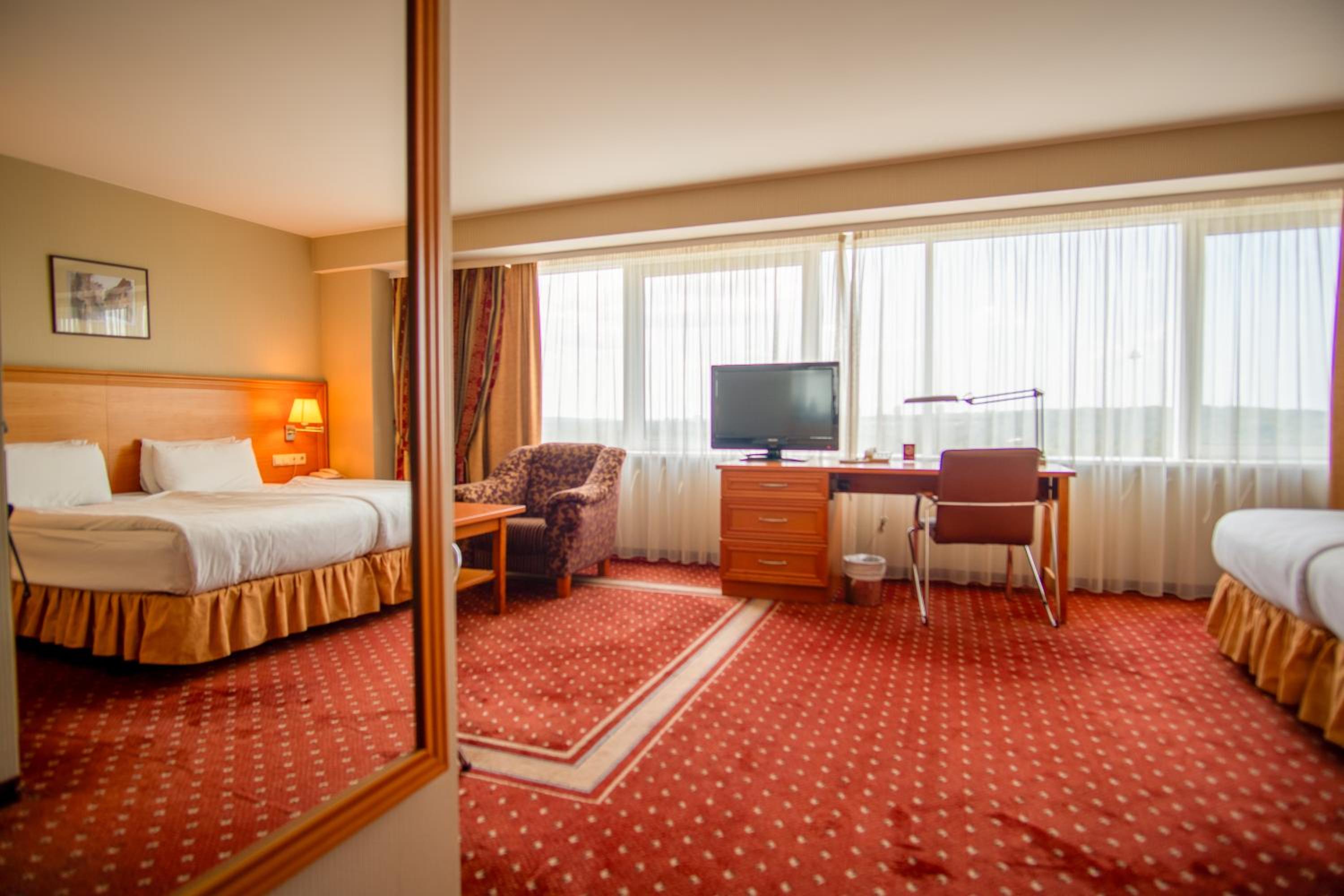 Deluxe Twin Room - Photo 3