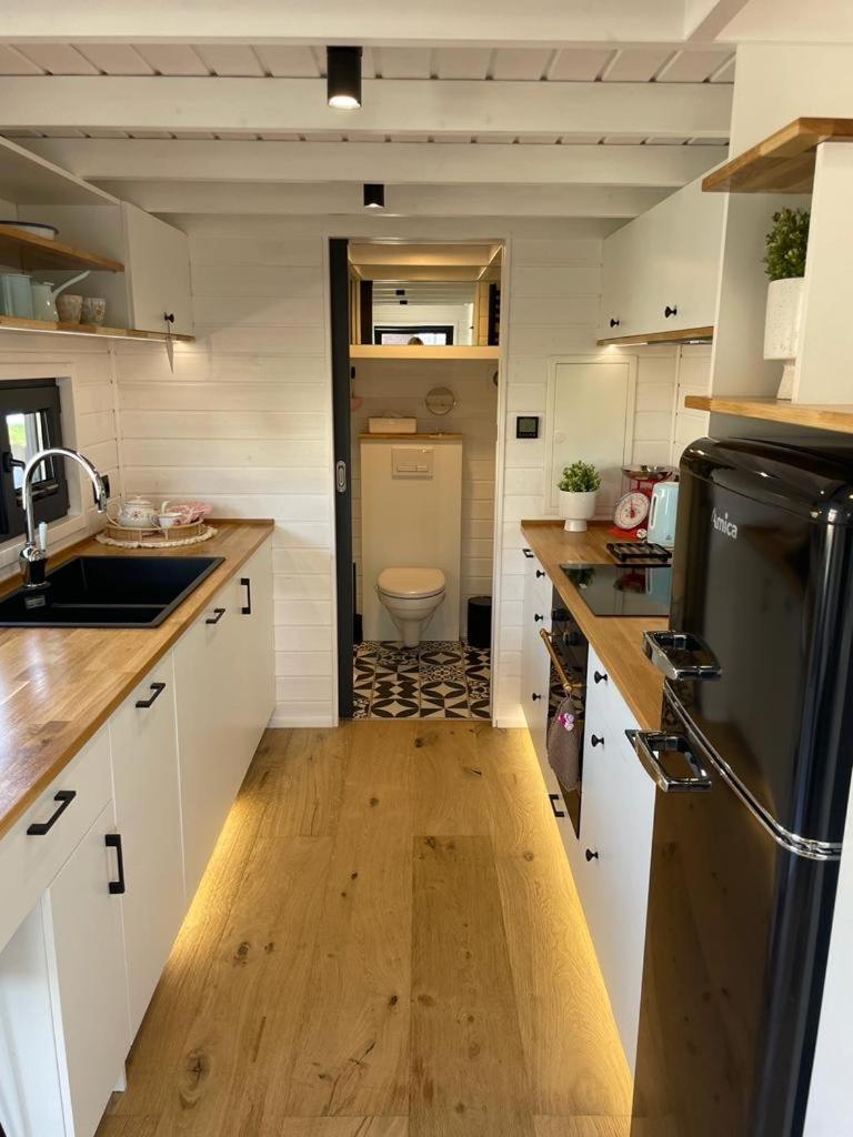 Mobile Home - Photo 6