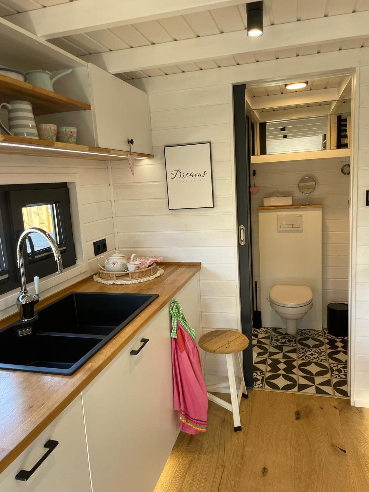 Mobile Home - Photo 7