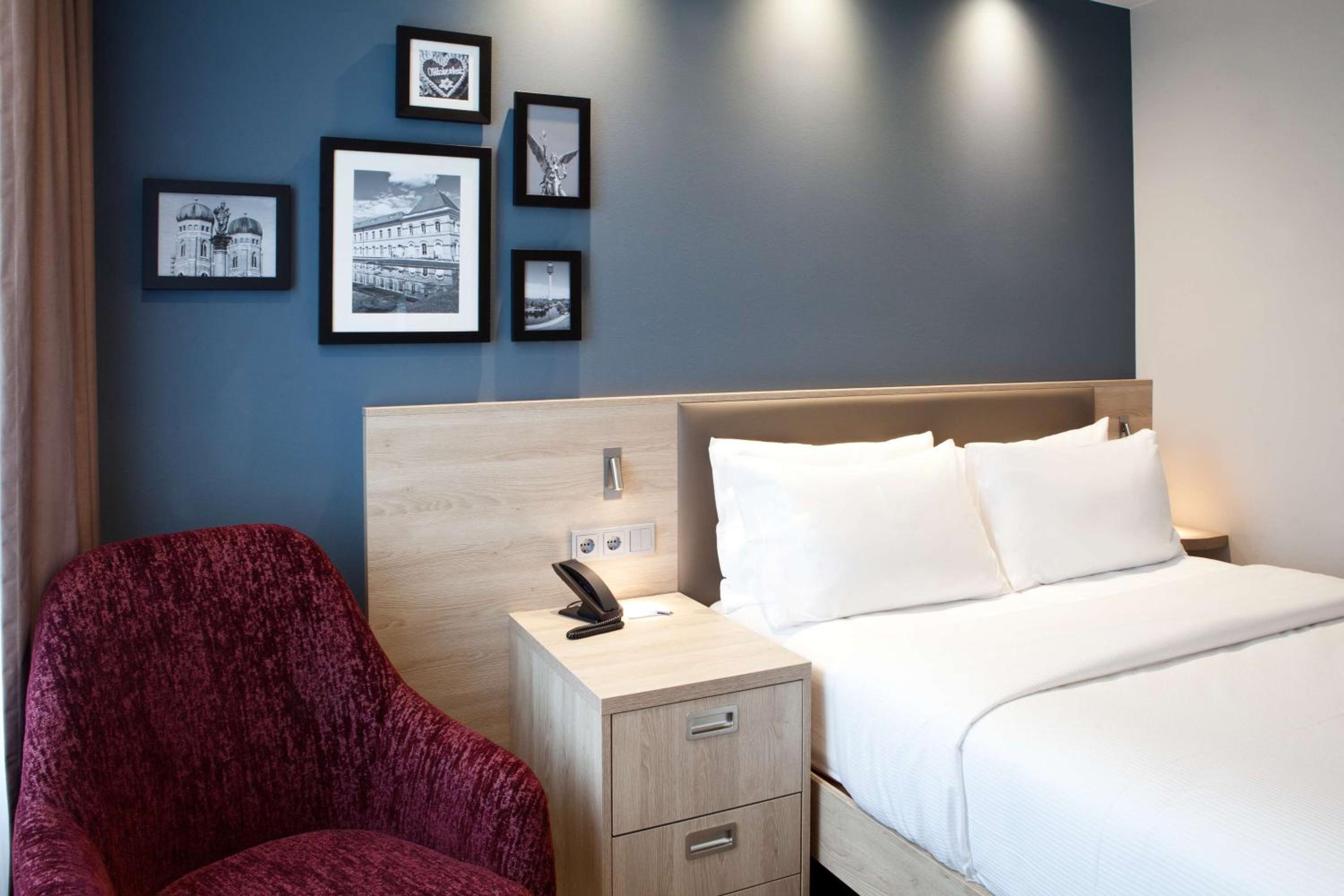 Queen Room - Photo 1