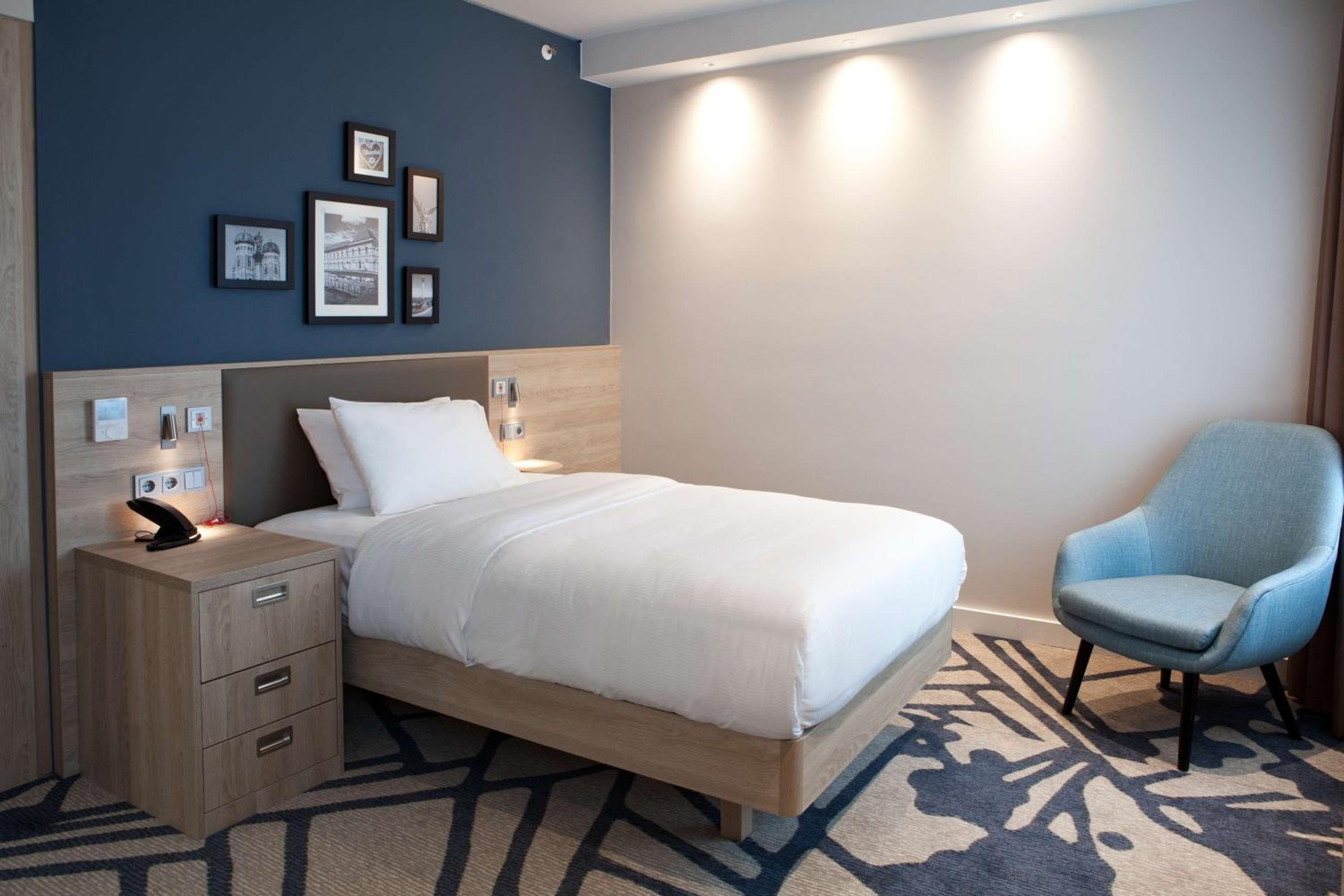 Queen Room